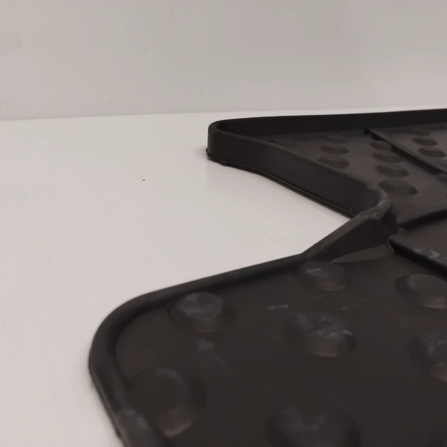 Genuine Mitsubishi Rubber Mat Set Rear Swb | MZ312479