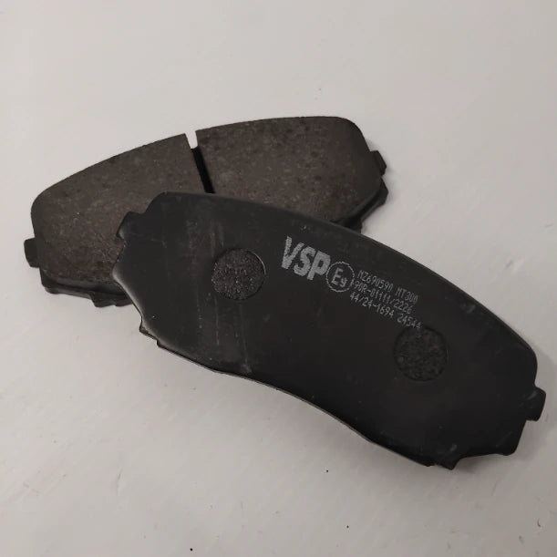 Genuine Mitsubishi Brake Pad Set,Fr | MZ690590