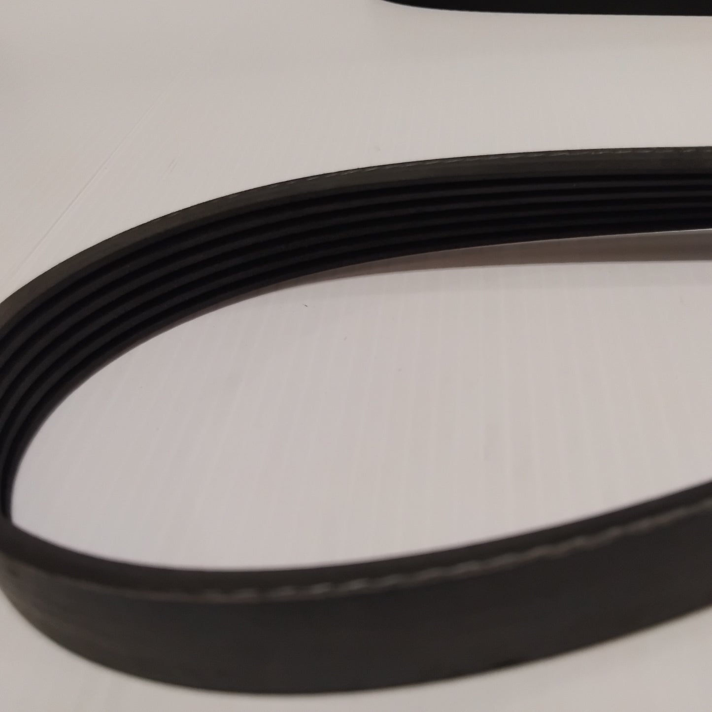Genuine Alternator V-Belt - Ford Fiesta | 1004486