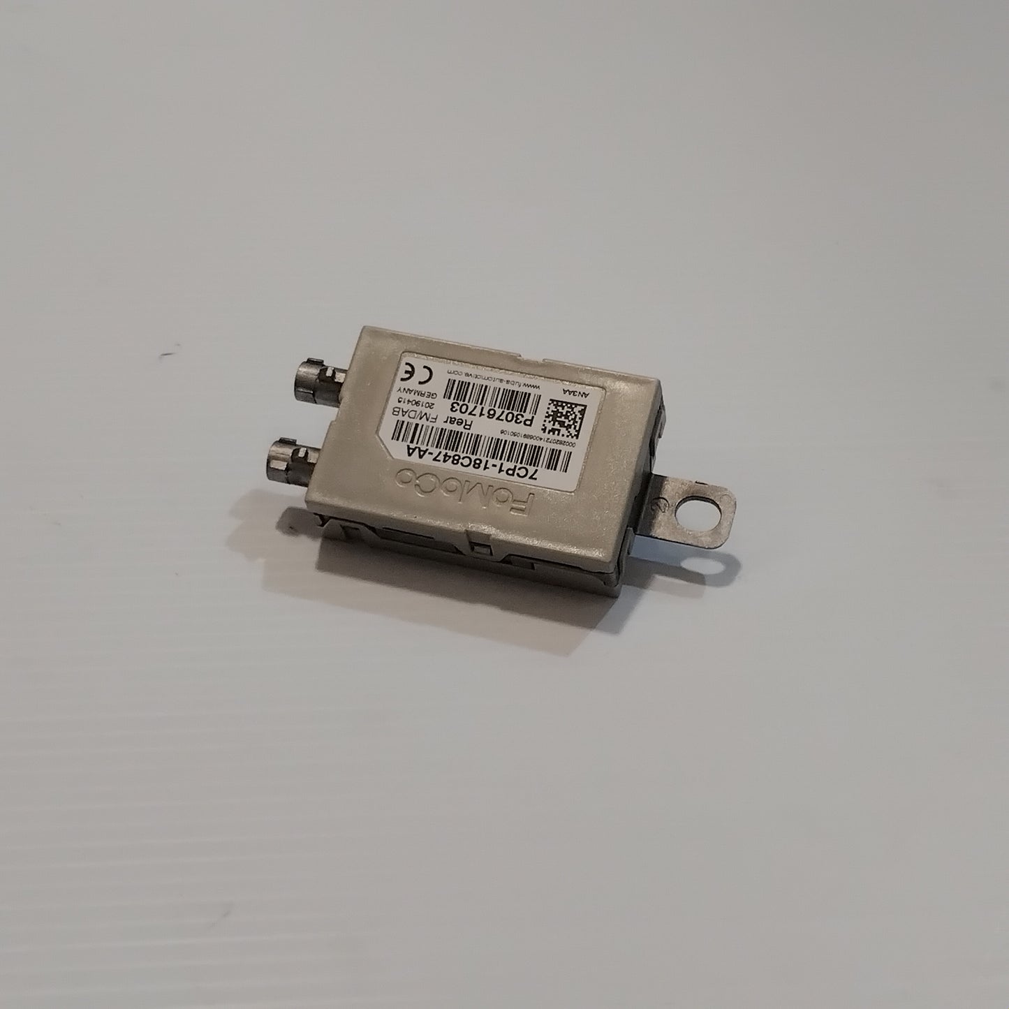 Genuine Volvo Antenna Amplifier | 30761703