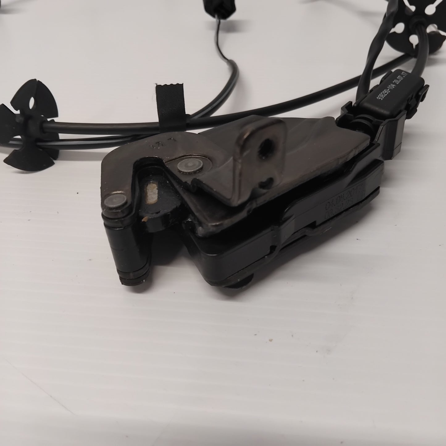 Genuine Front Left Door Latch - Ford B-Max 2012-2017 | 2014385