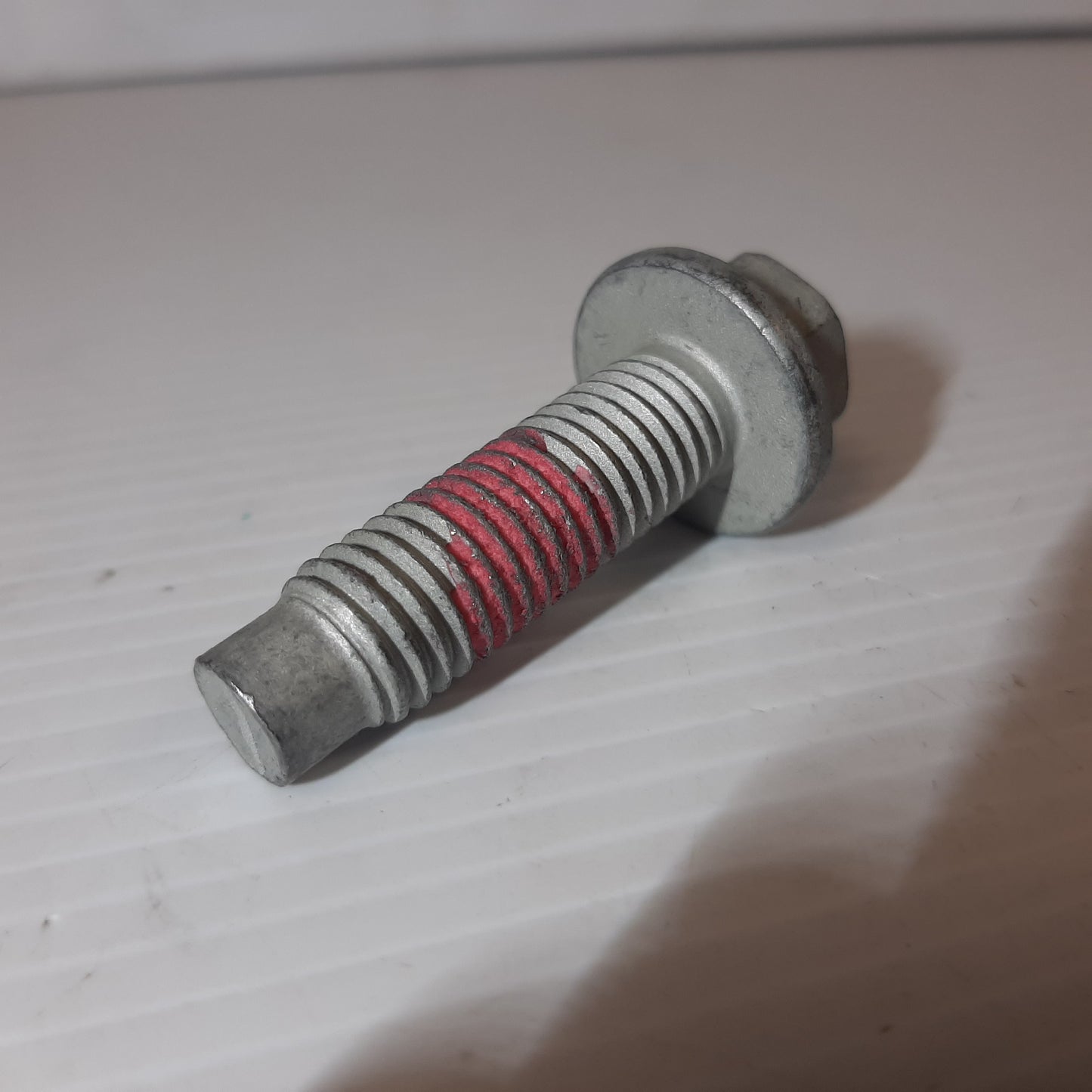 Genuine Ford Bolt | 2533093