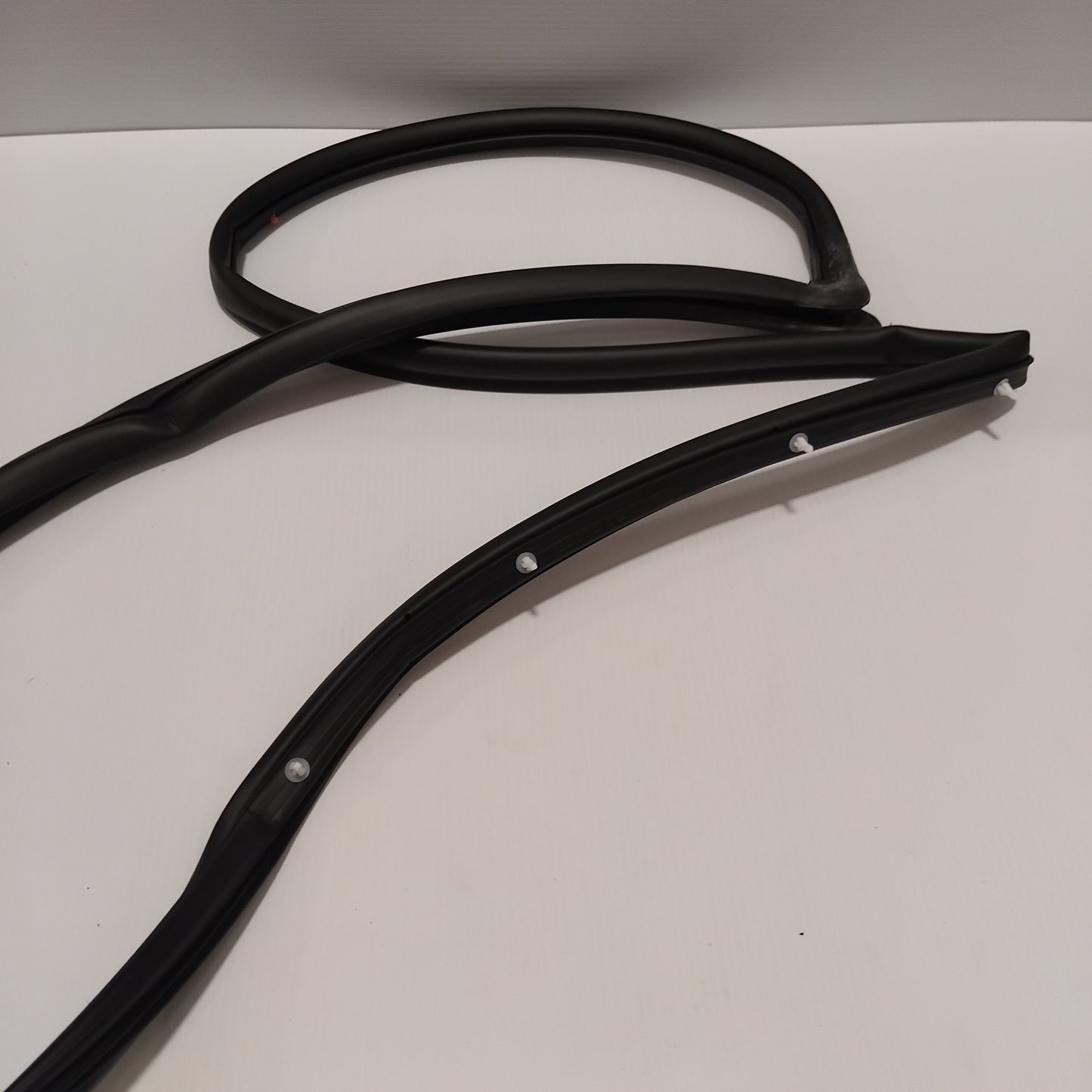 Genuine Kia W/Strip Assy-Fr Dr S | 8213007001