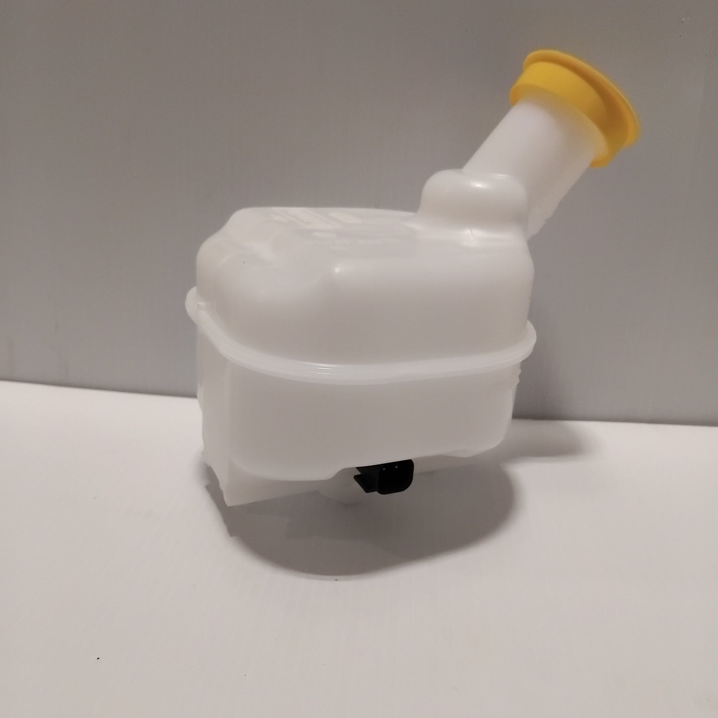 Genuine Ford Reservoir Assy - Compressed Air | 1817720