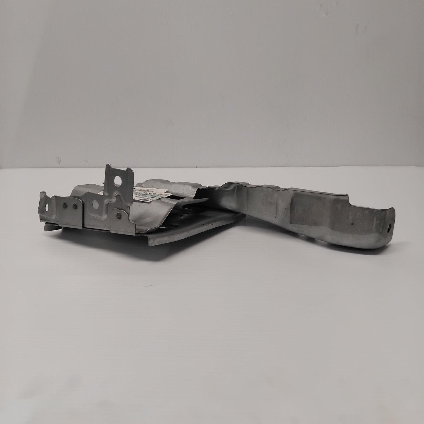Genuine Right Fender Bracket - Ford Focus C-Max 2010-2015 | 1767302