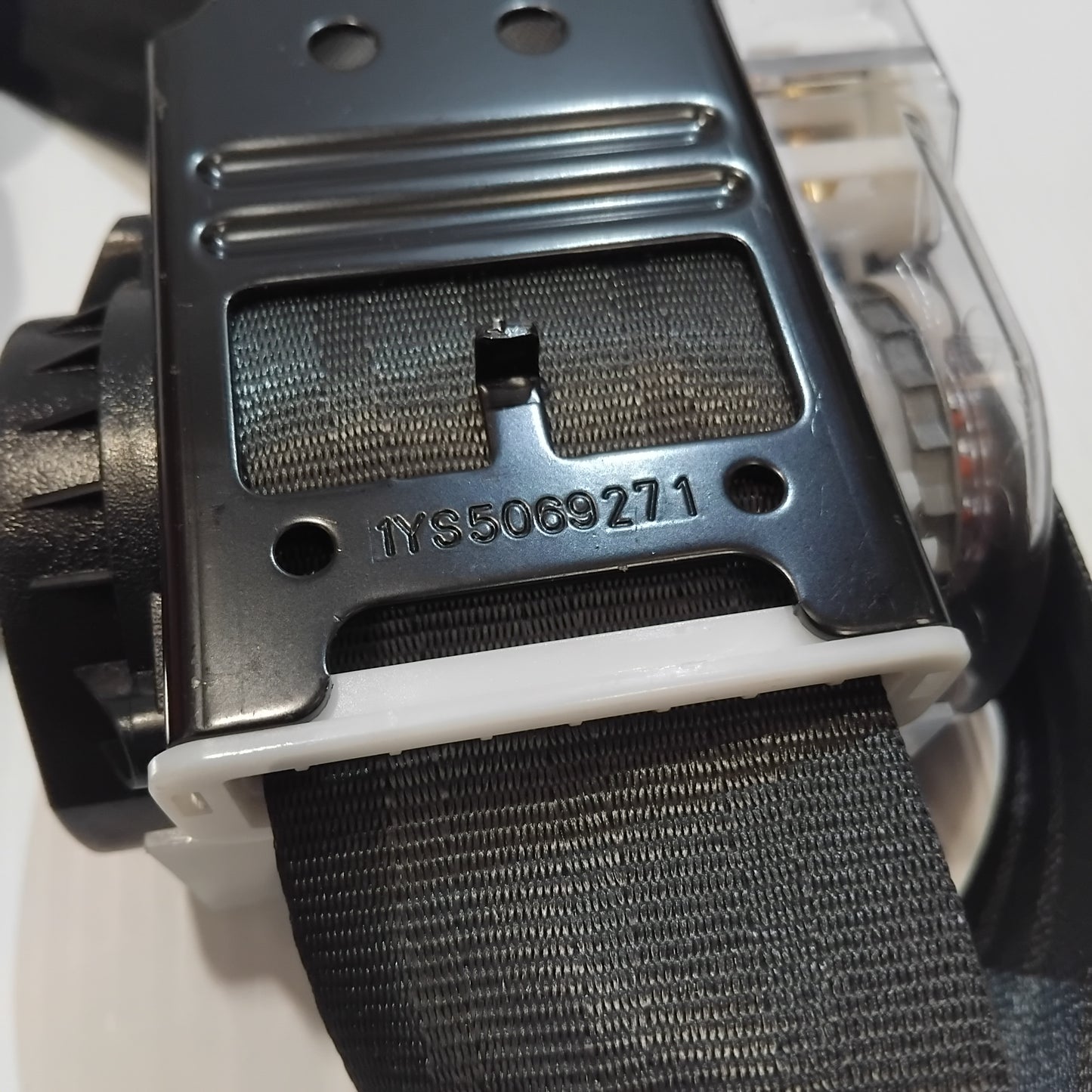 Genuine Rear Middle Seat Belt - Kia Soul 2008-2013 | 898502K000WK