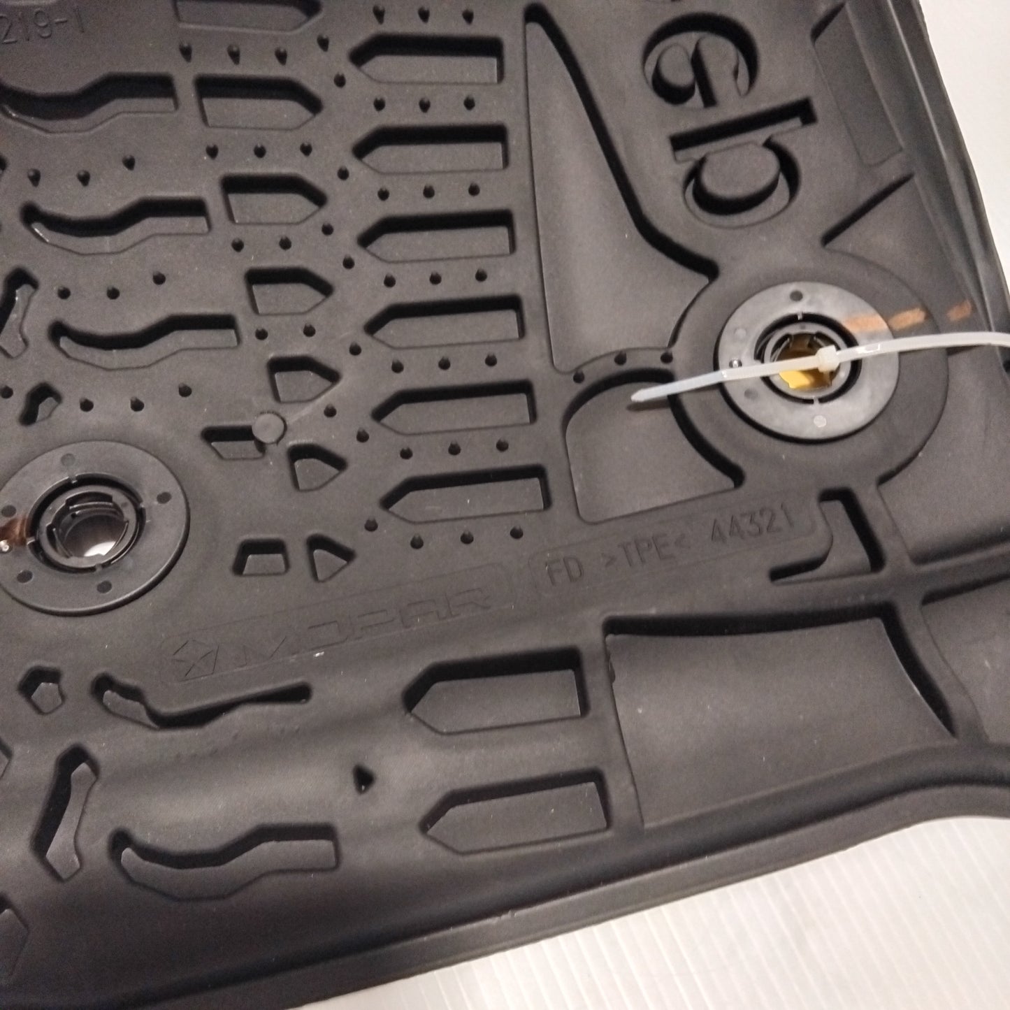 Genuine Jeep Mat | K82213861