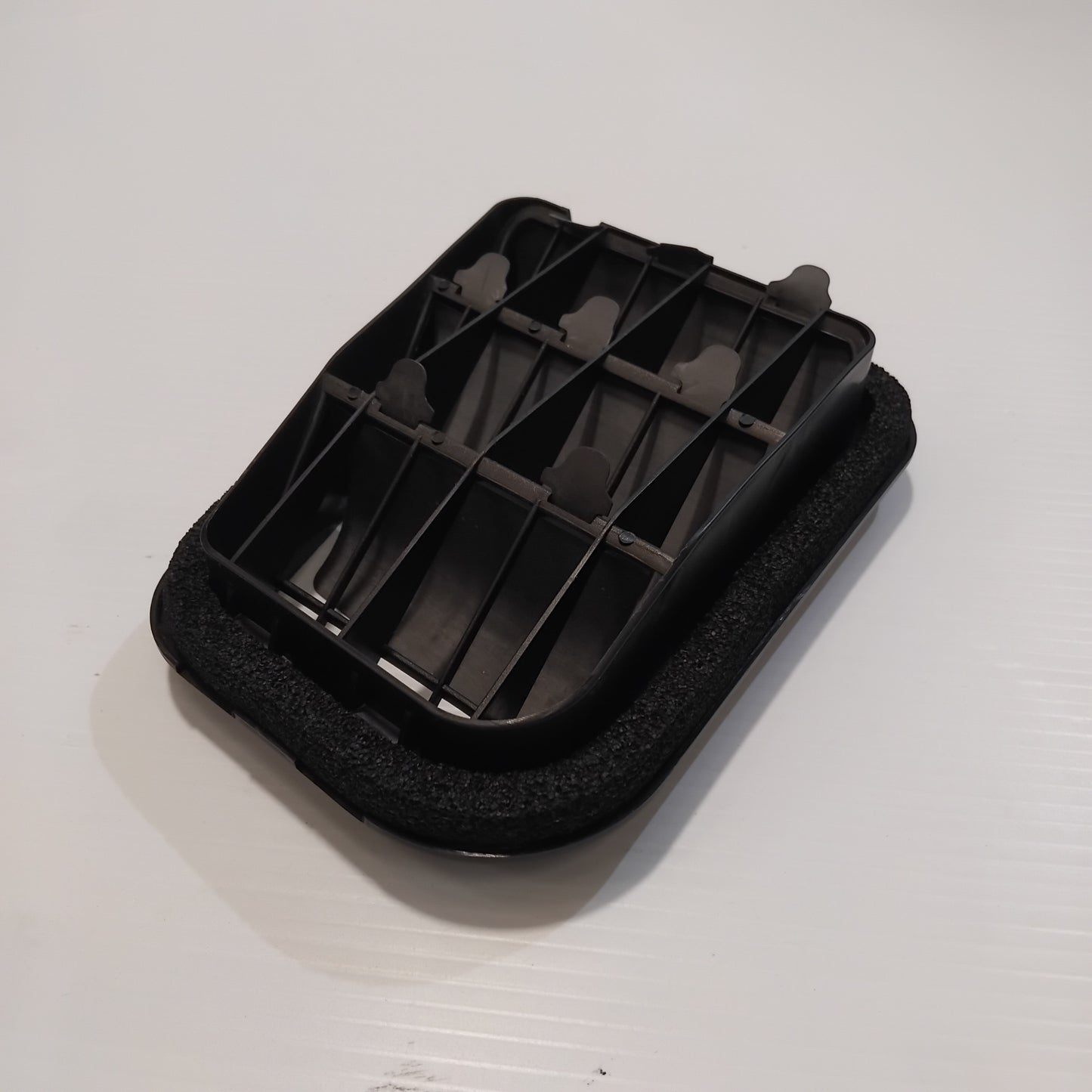 Genuine Interior Air Extractor Grille - Kia Rio / Seltos / Sonet | 975102F400