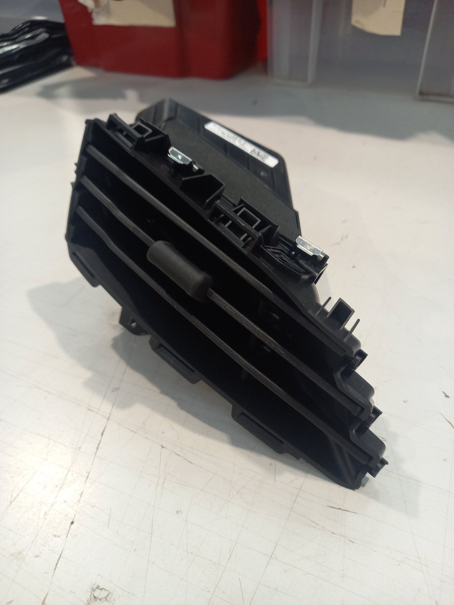 Genuine Ford Louvre Assy - Vent Air | 2375315