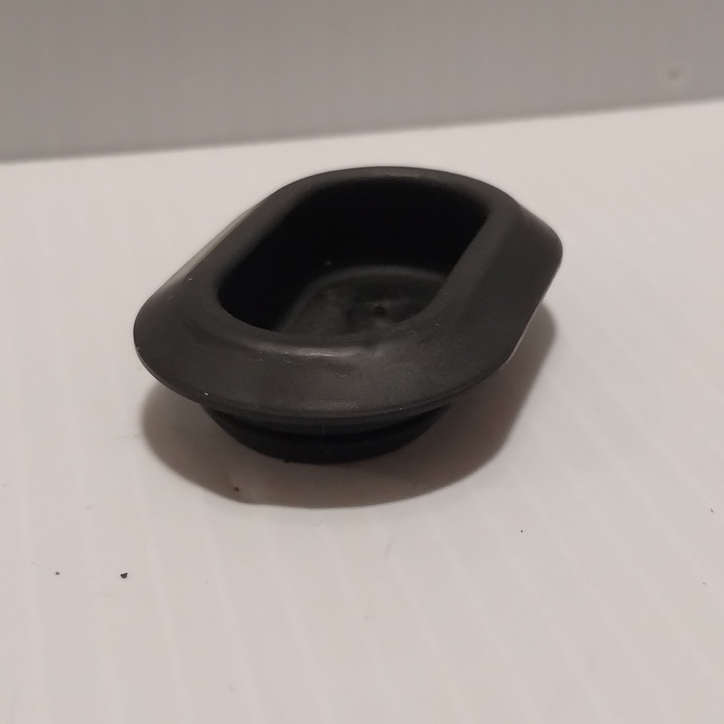 Genuine Ford Plug | 1699405