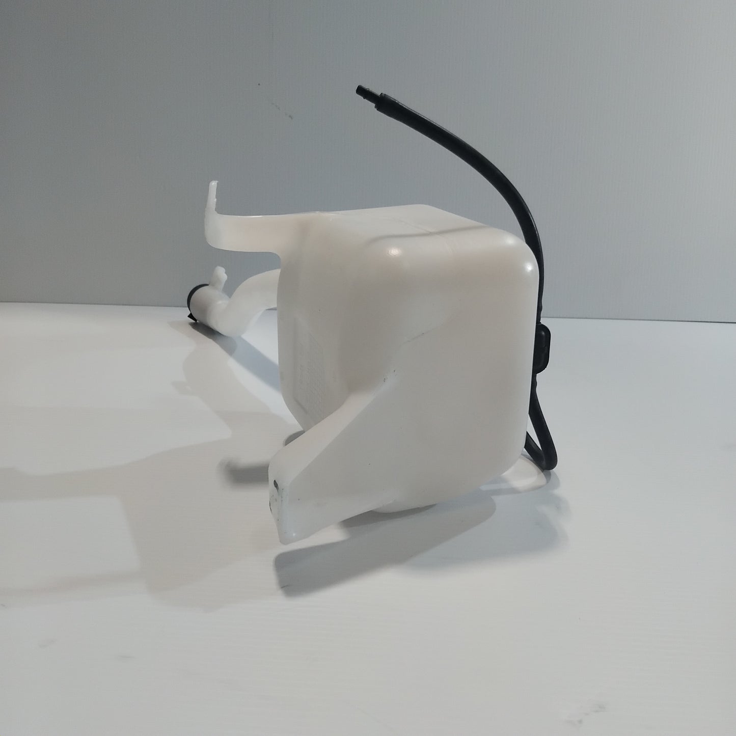 Genuine Fiat W/W Reservoir | 52047861