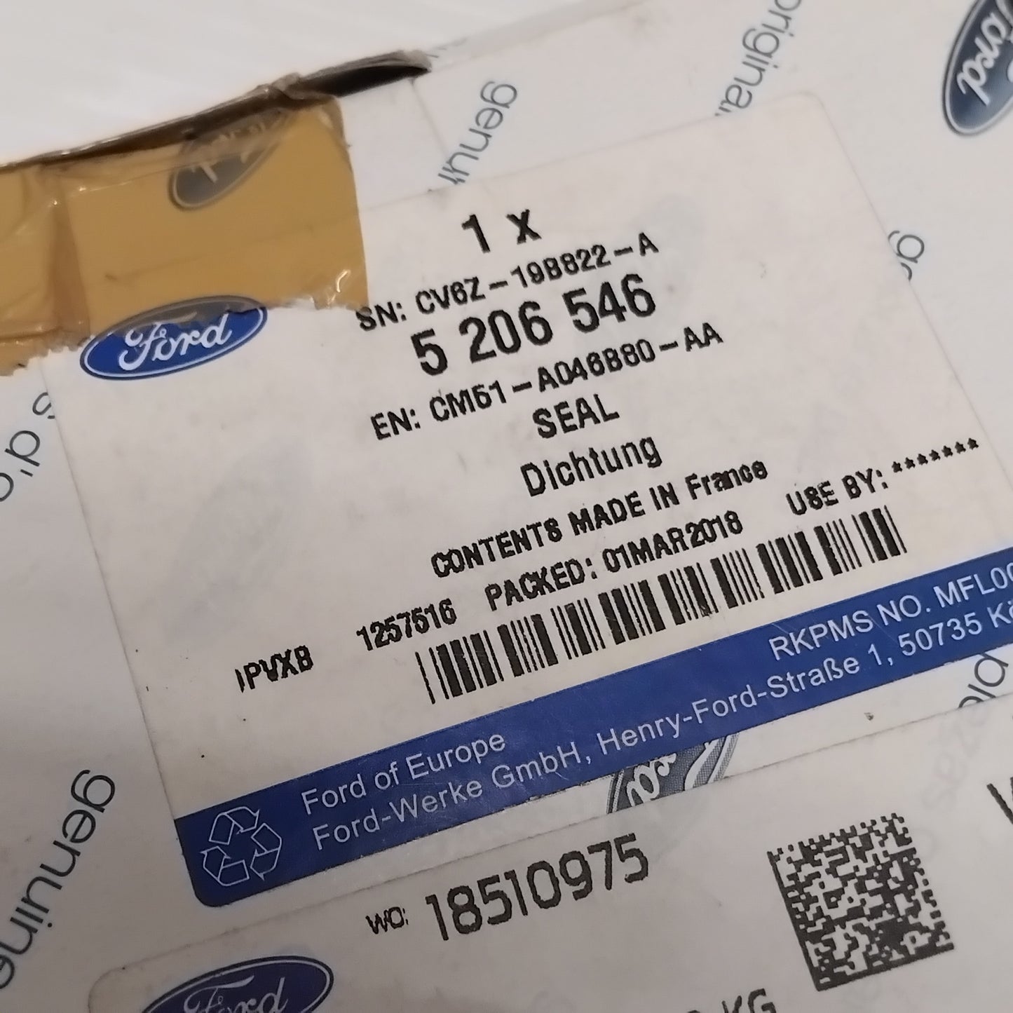 Genuine Ford Seal | 5206546