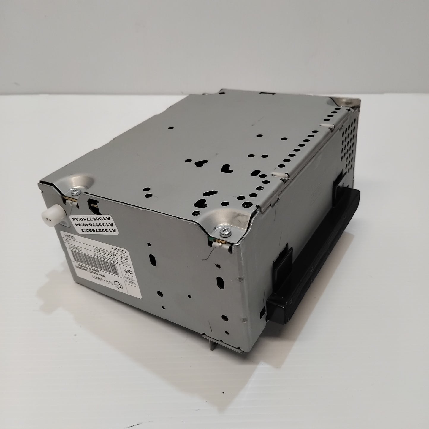 Genuine Ford Radio With Cd Player | 2225954