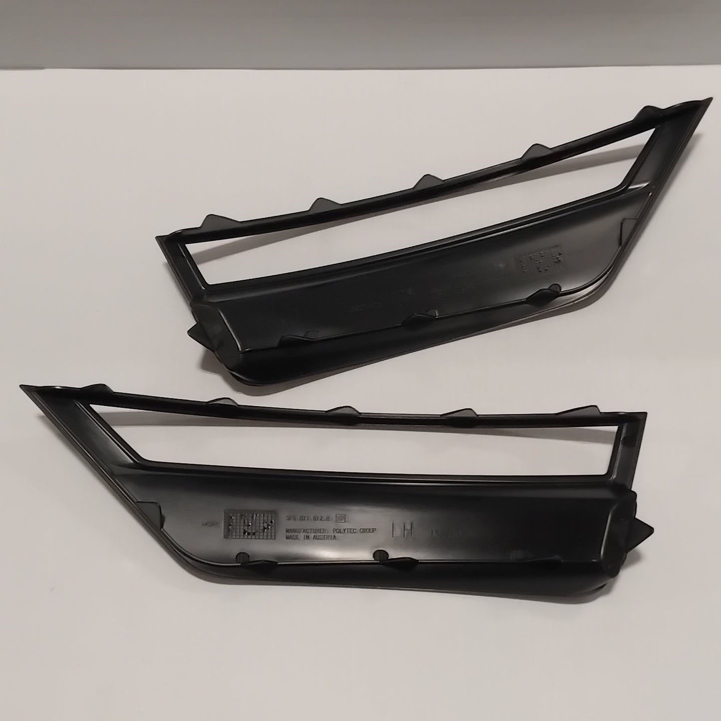 Genuine SEAT Grille | 5F0071612B