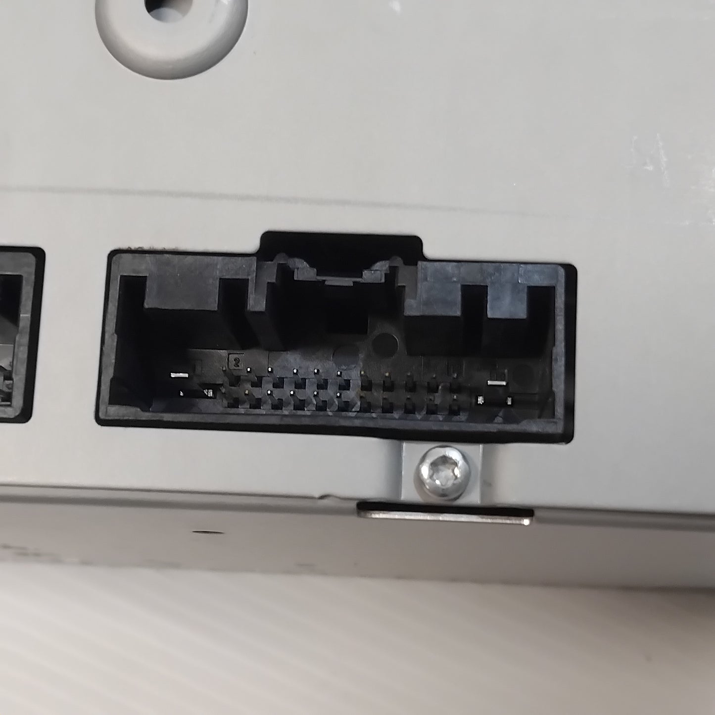 Genuine Ford Radio With Cd Player | 2225954