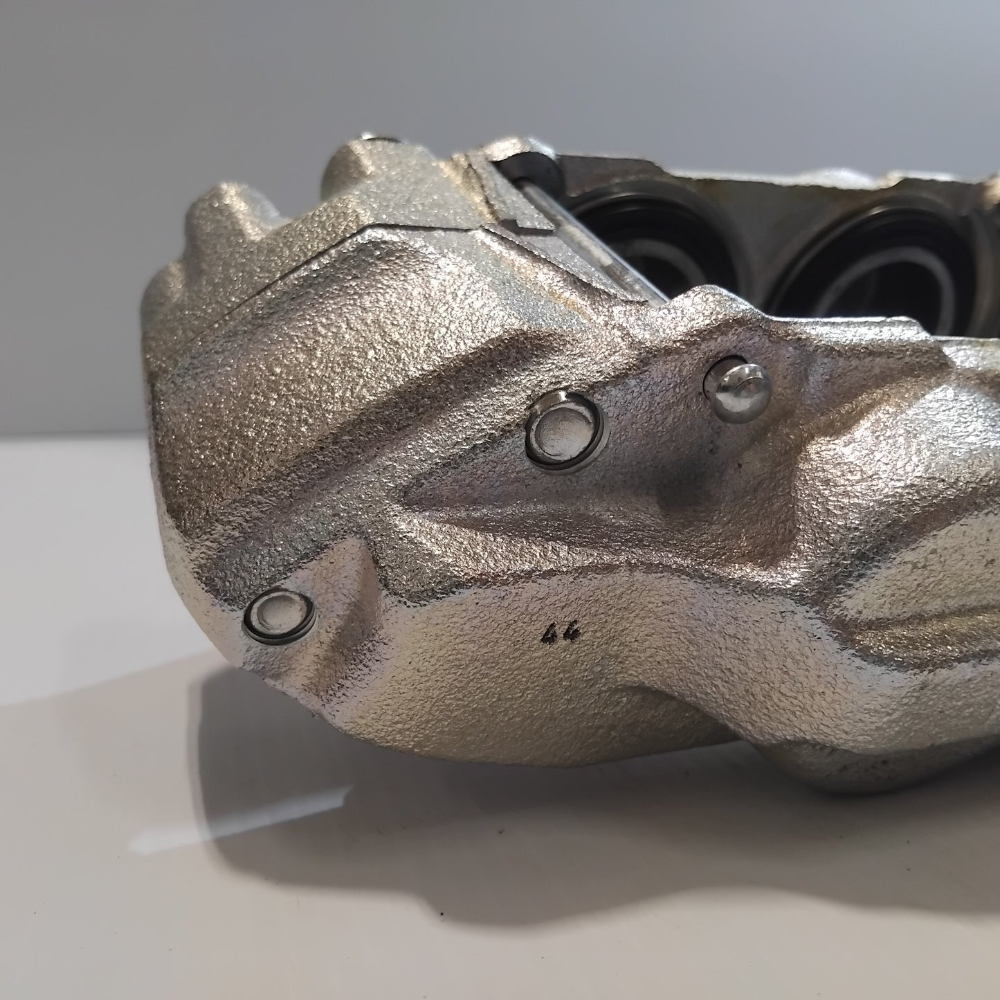 Genuine Front Disc Brake Cylinder - Toyota | 47730-60261