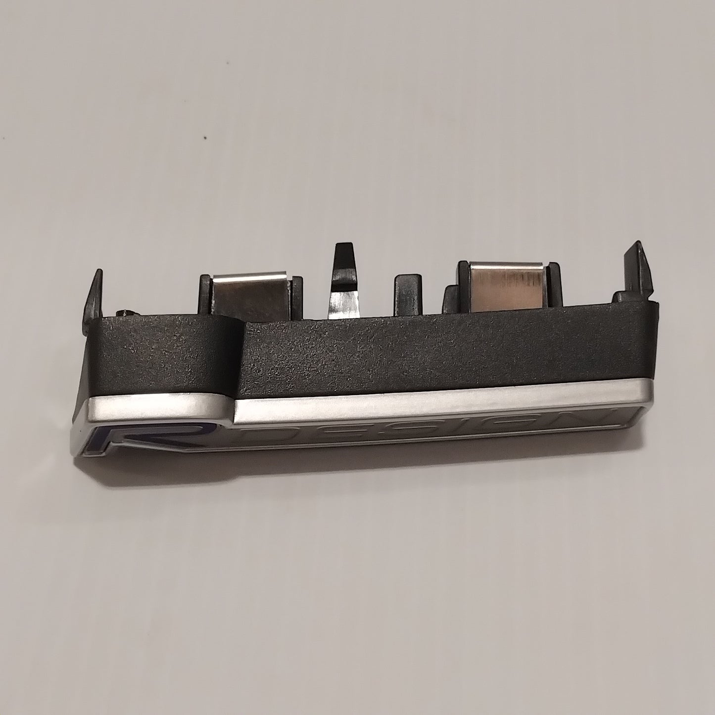 Genuine Volvo Emblem | 31322292