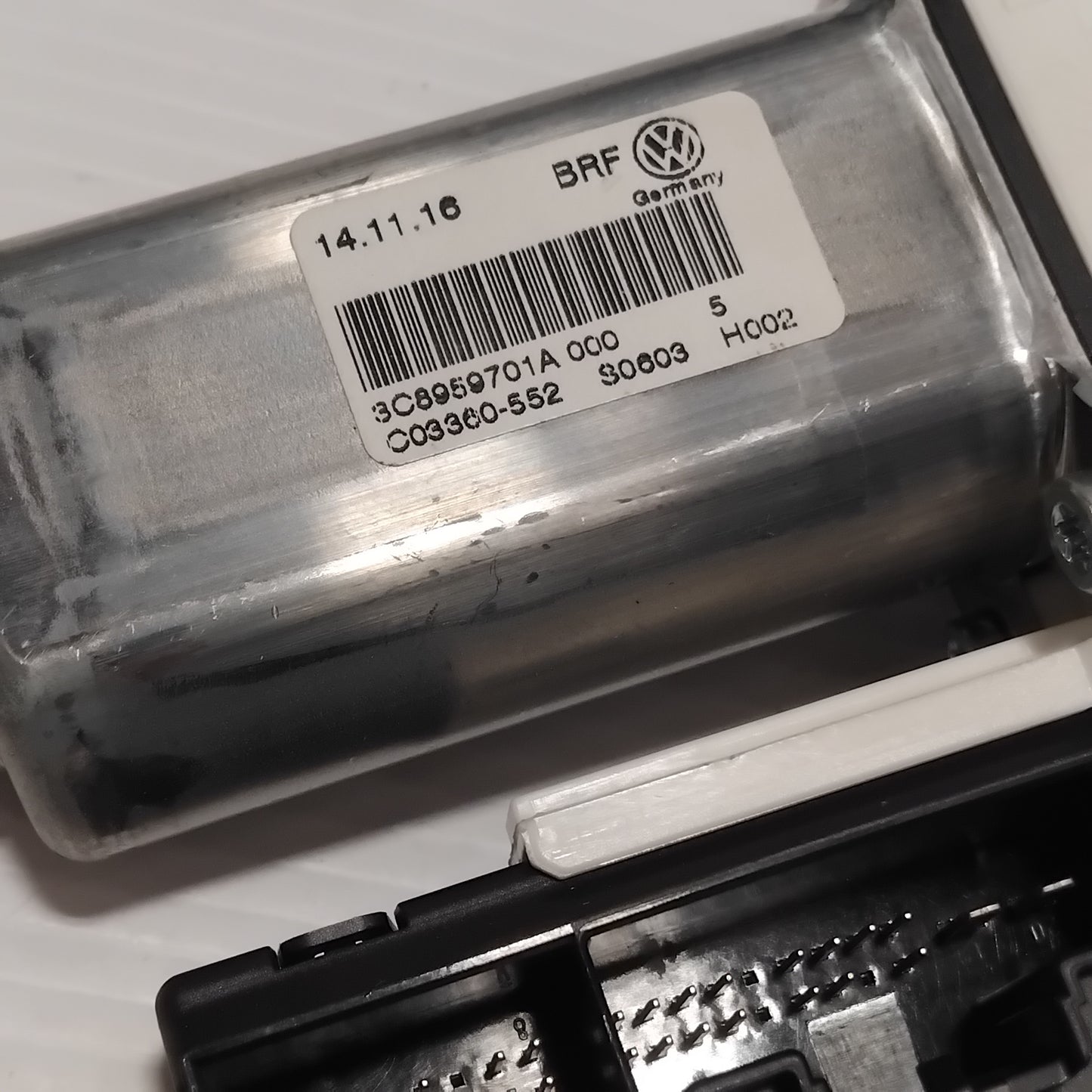 Genuine SEAT Wind.Mot. | 3C8959701AZ0E