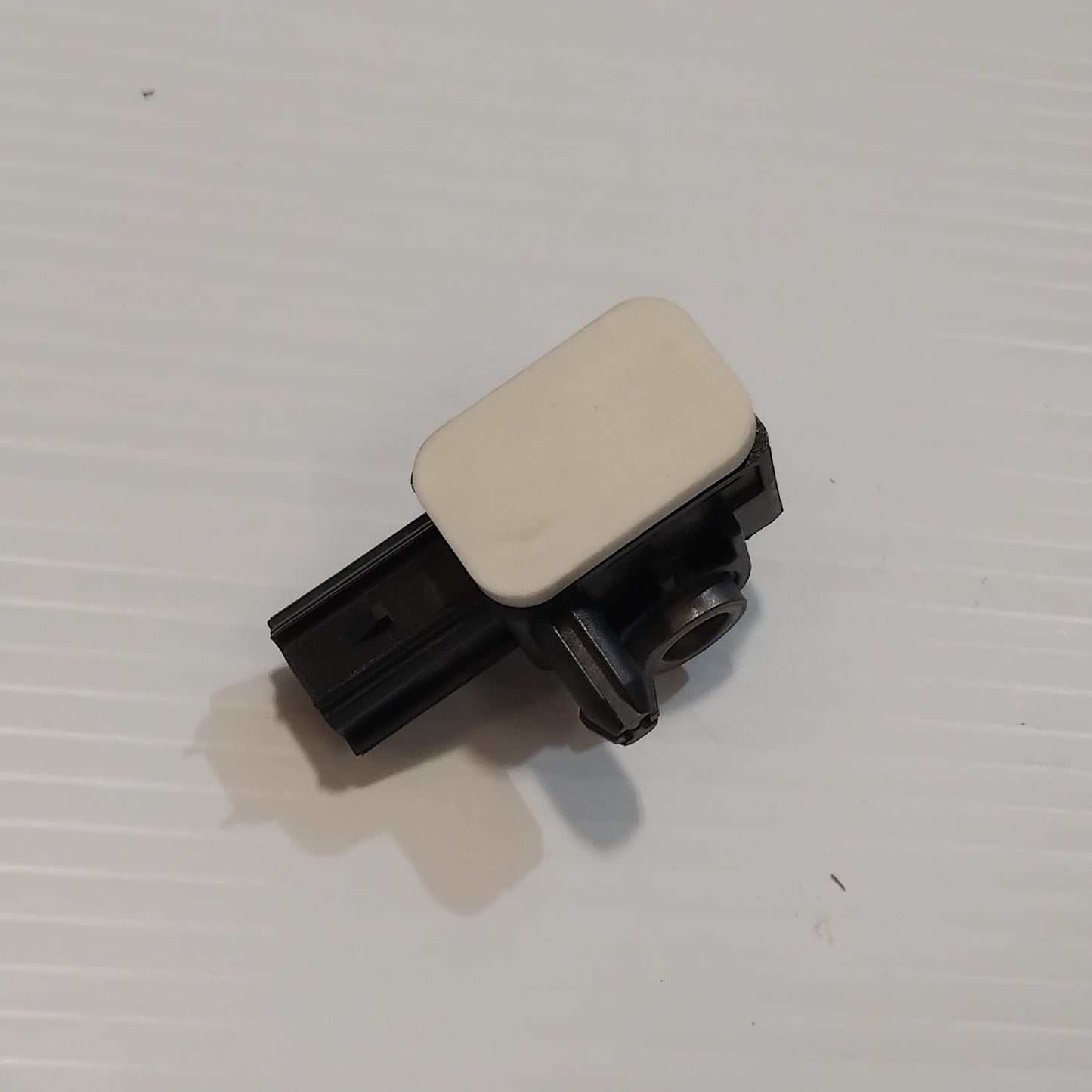 Genuine Volvo Sensor | 31334336