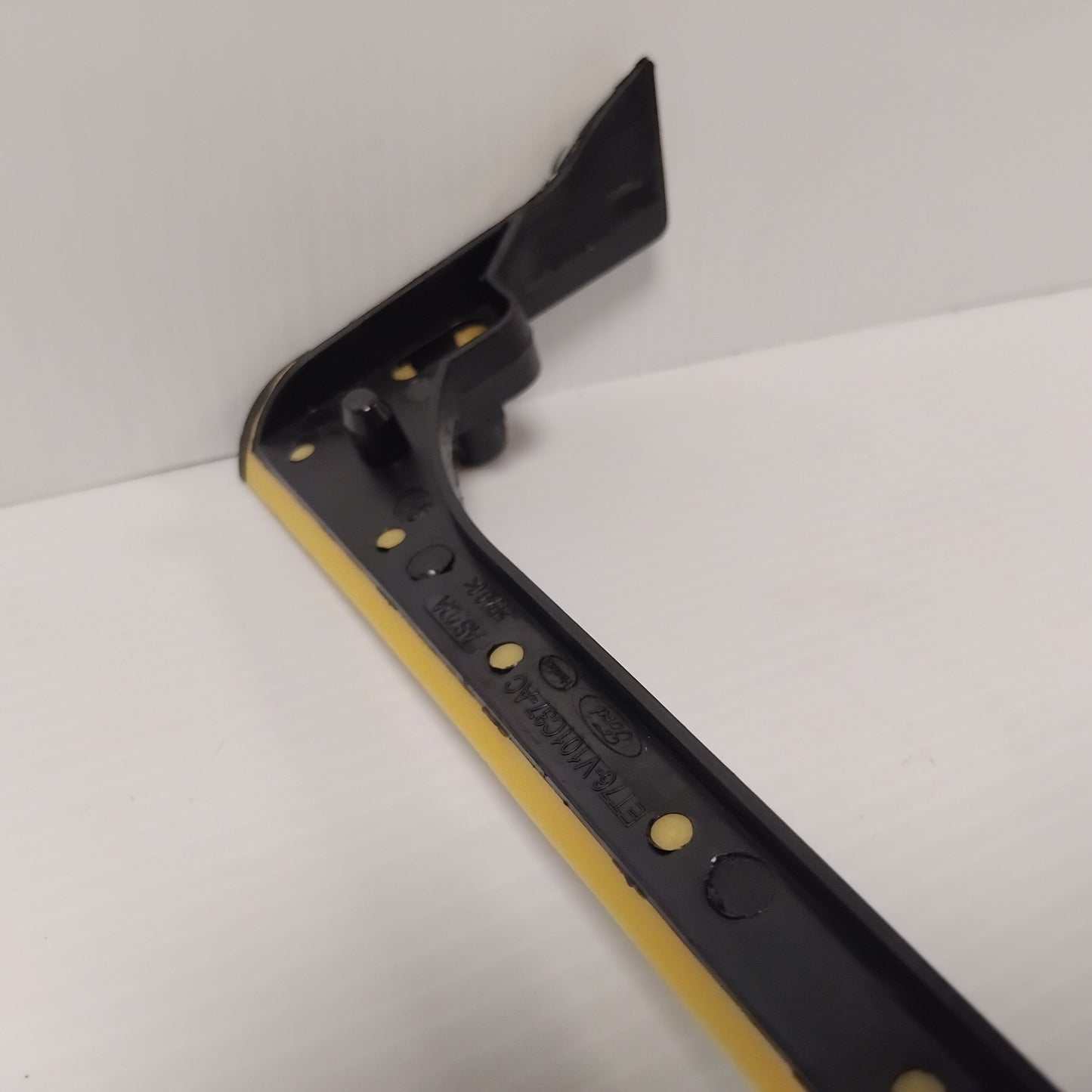 Genuine Left Lower Body Side Panel Seal - Ford Transit 2014- | 1847574
