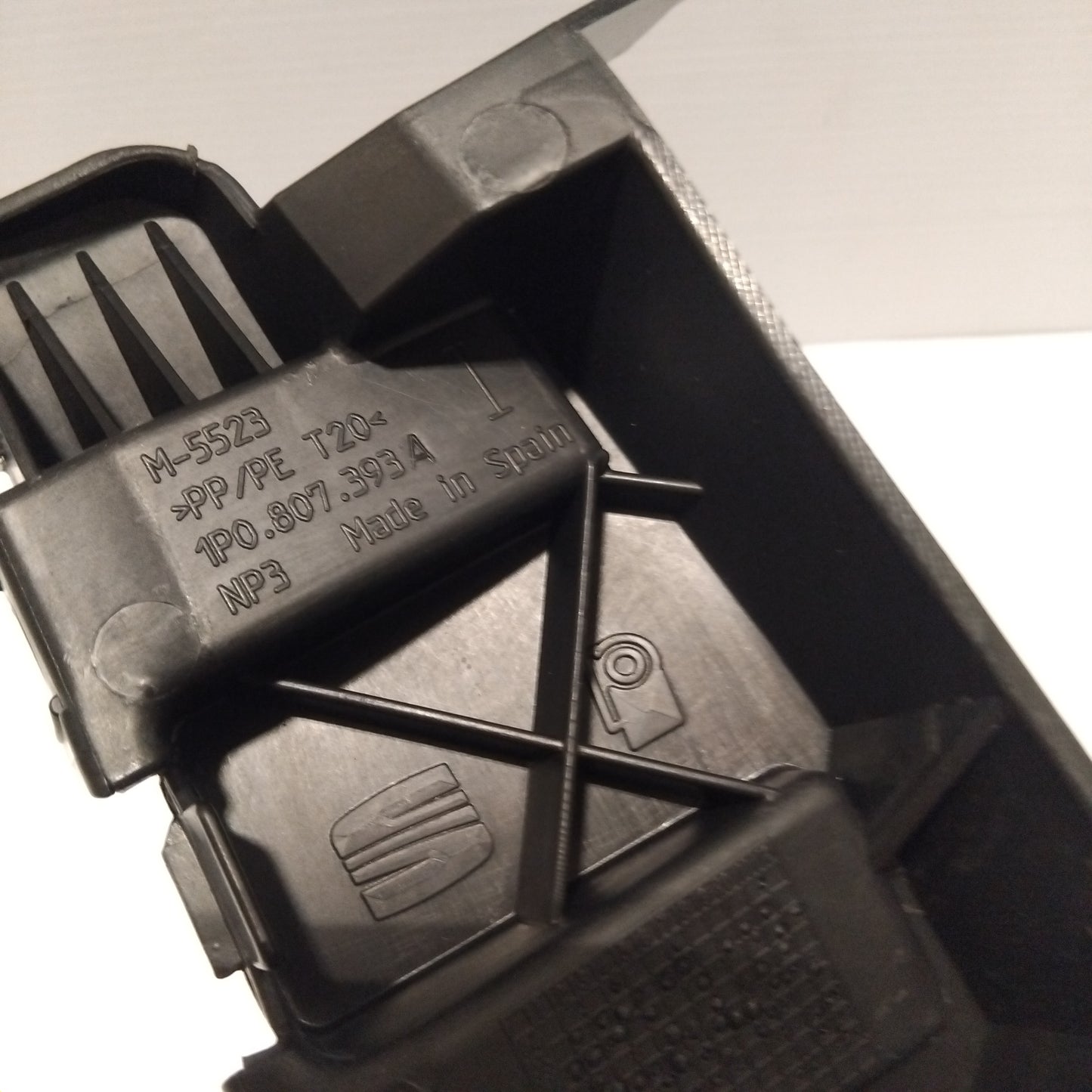 Genuine SEAT Piece | 1P0807393A