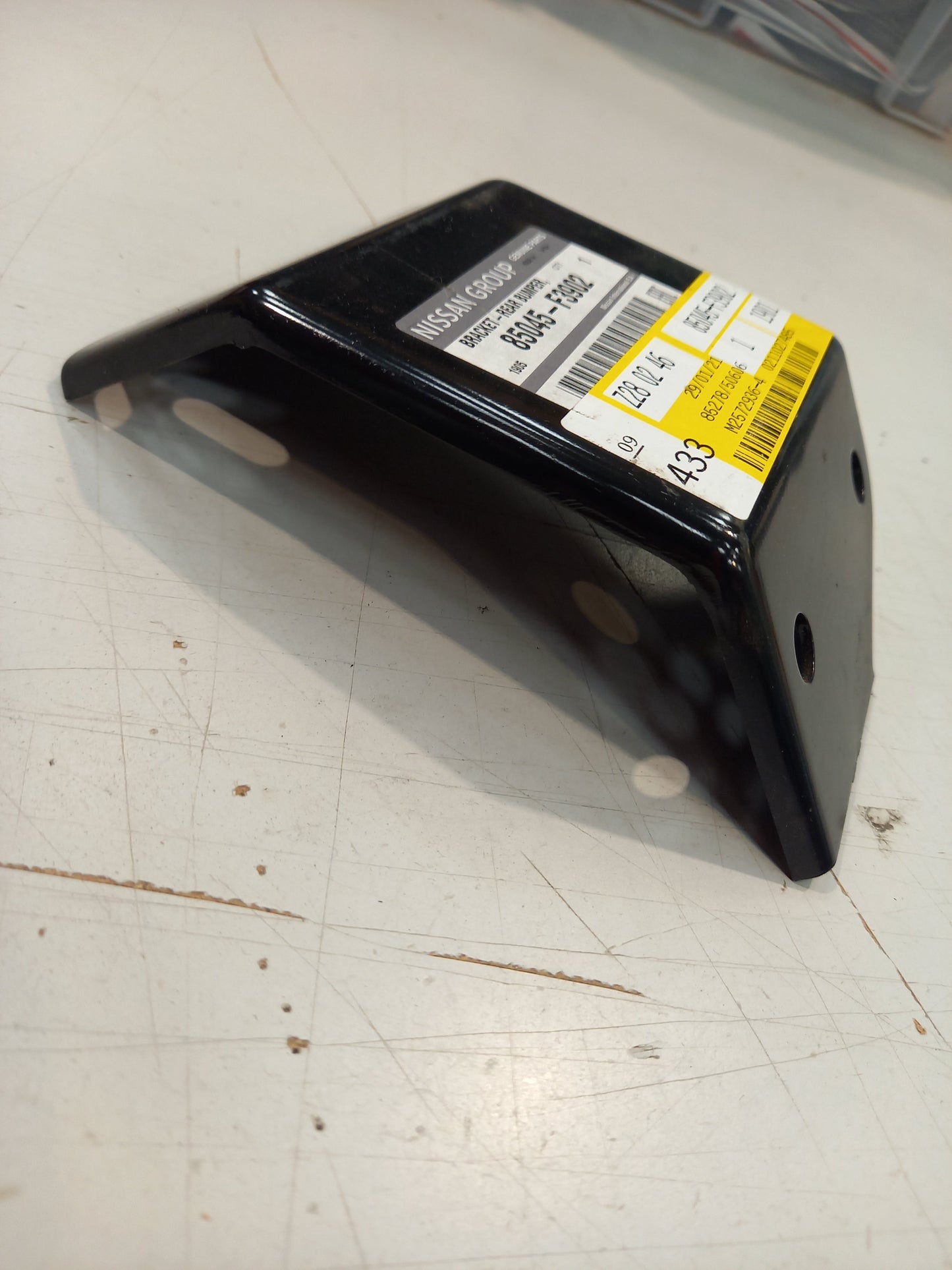 Genuine Nissan Bracket | 85045F3902