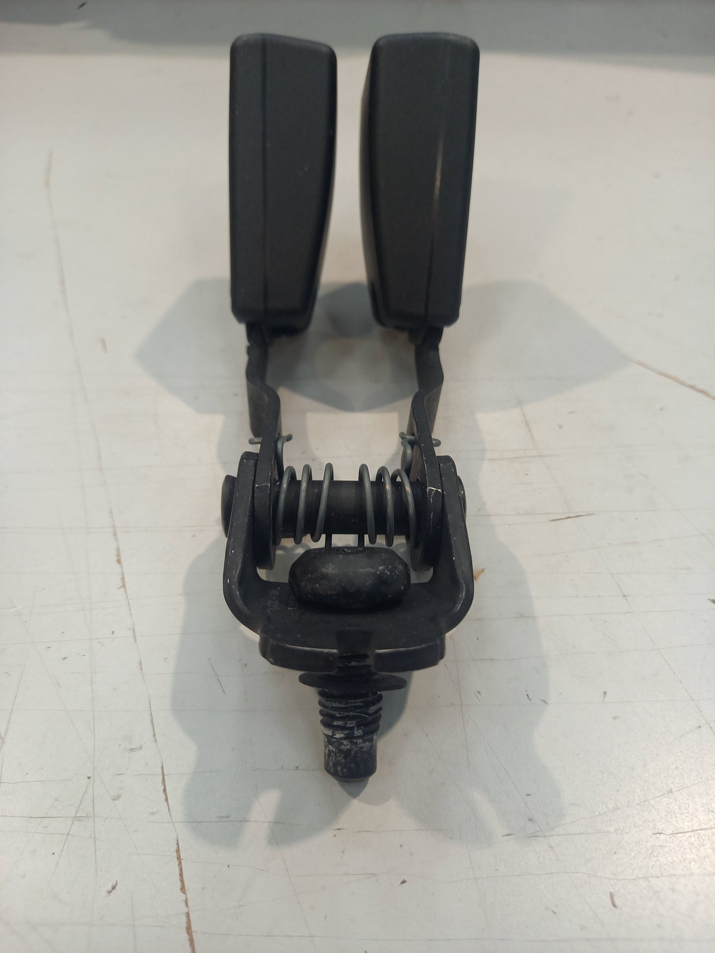 Genuine Ford Buckle Assy - Seat Belt | 1237263