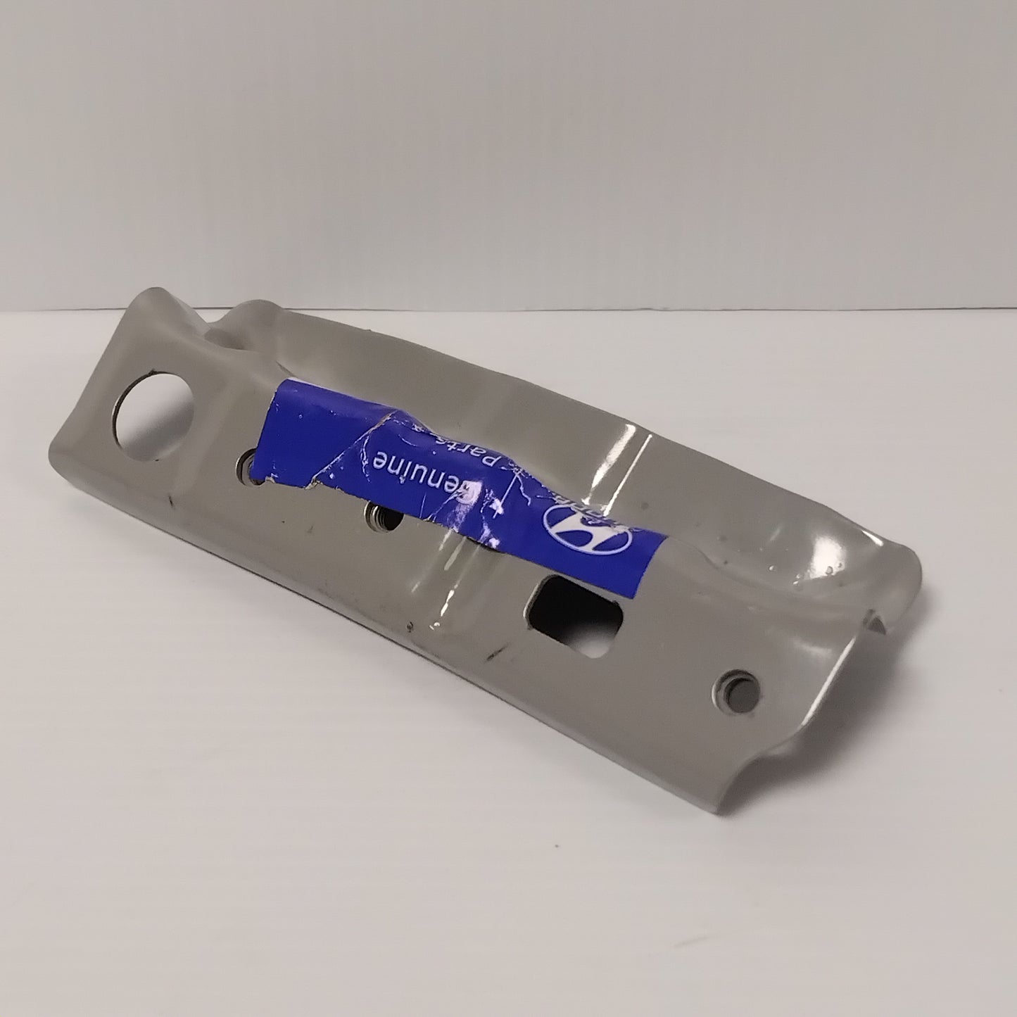 Genuine Hyundai Bracket Assy-Fender | 64523C8000