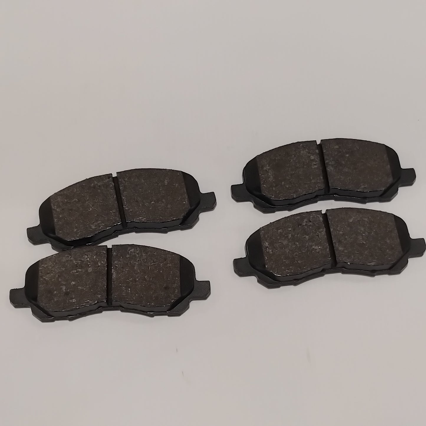 Genuine Mitsubishi Brake Pad Set,Fr | MZ690588