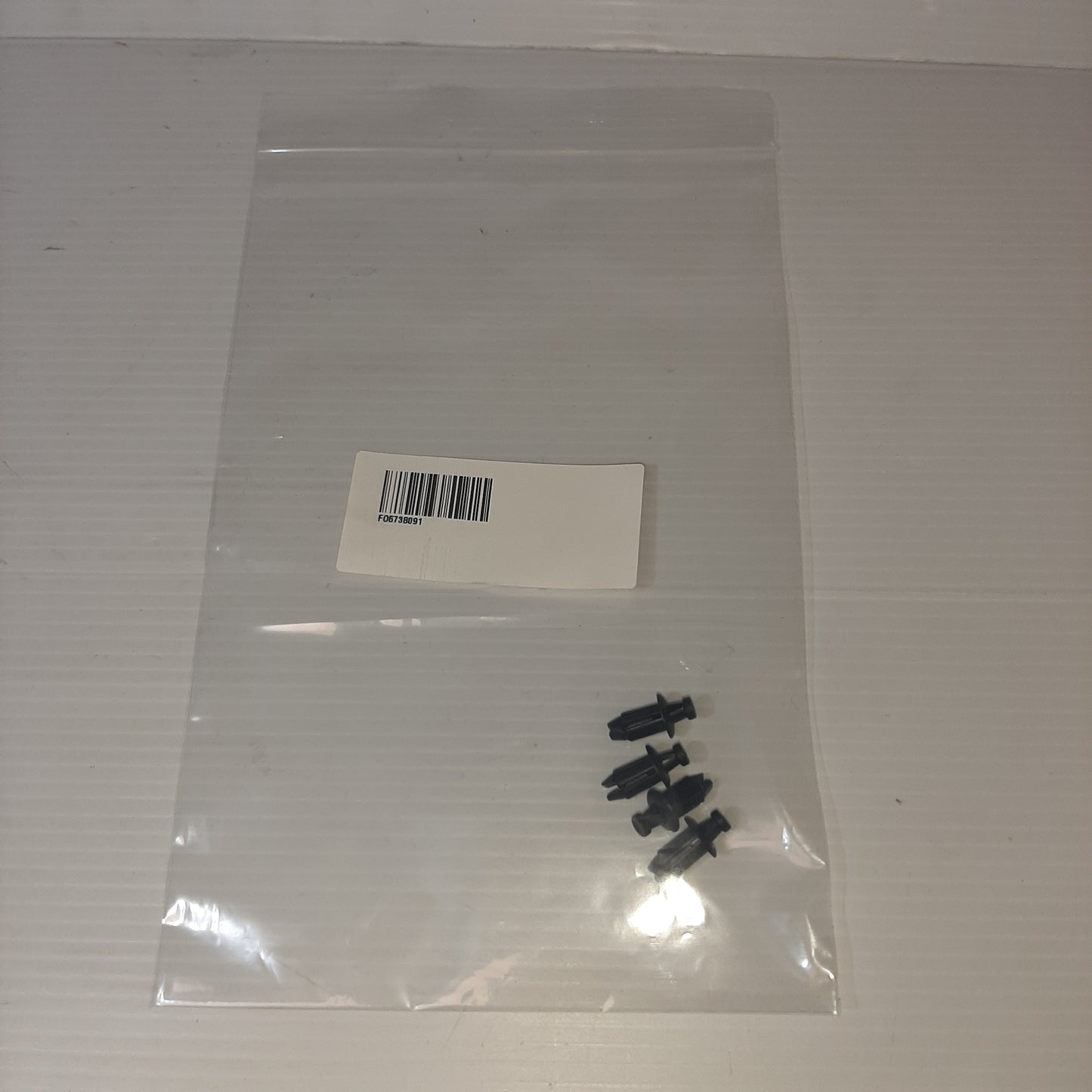 Genuine Ford Fastener | 6738091