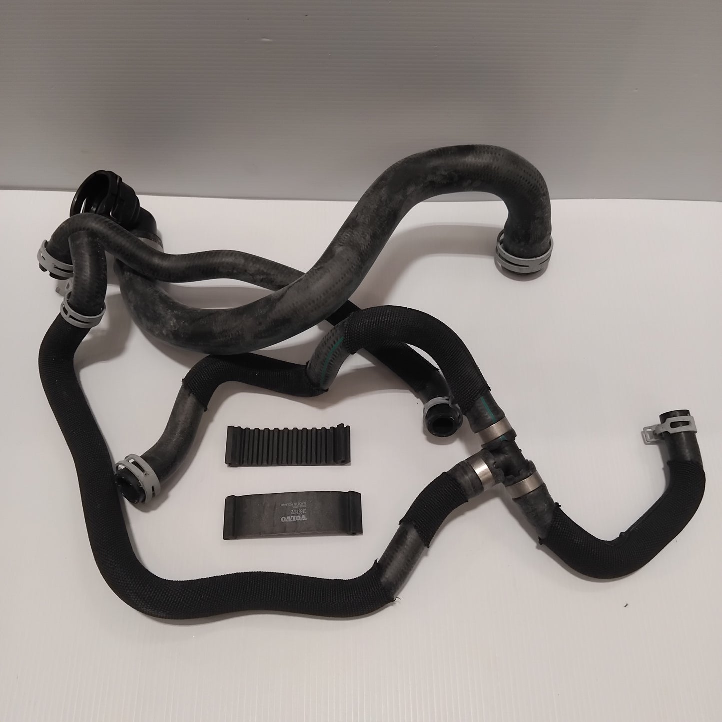 Genuine Volvo Hose Kit | 31657168