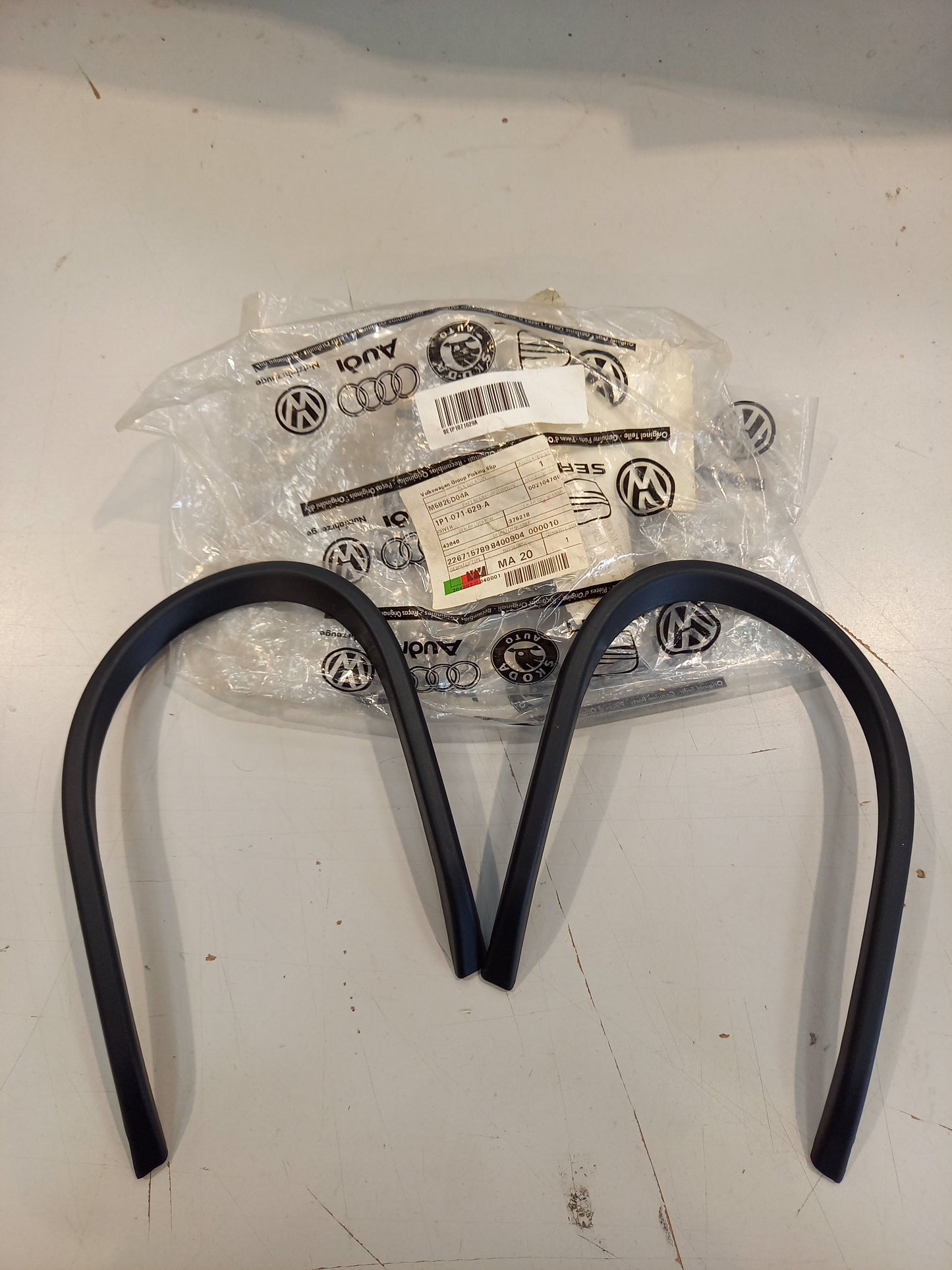Genuine SEAT Cover | 1P1071629A