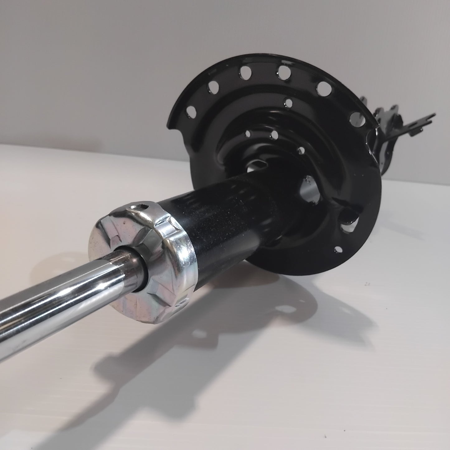 Genuine Kia Strut Assy-Fr,Rh | 546601Y110