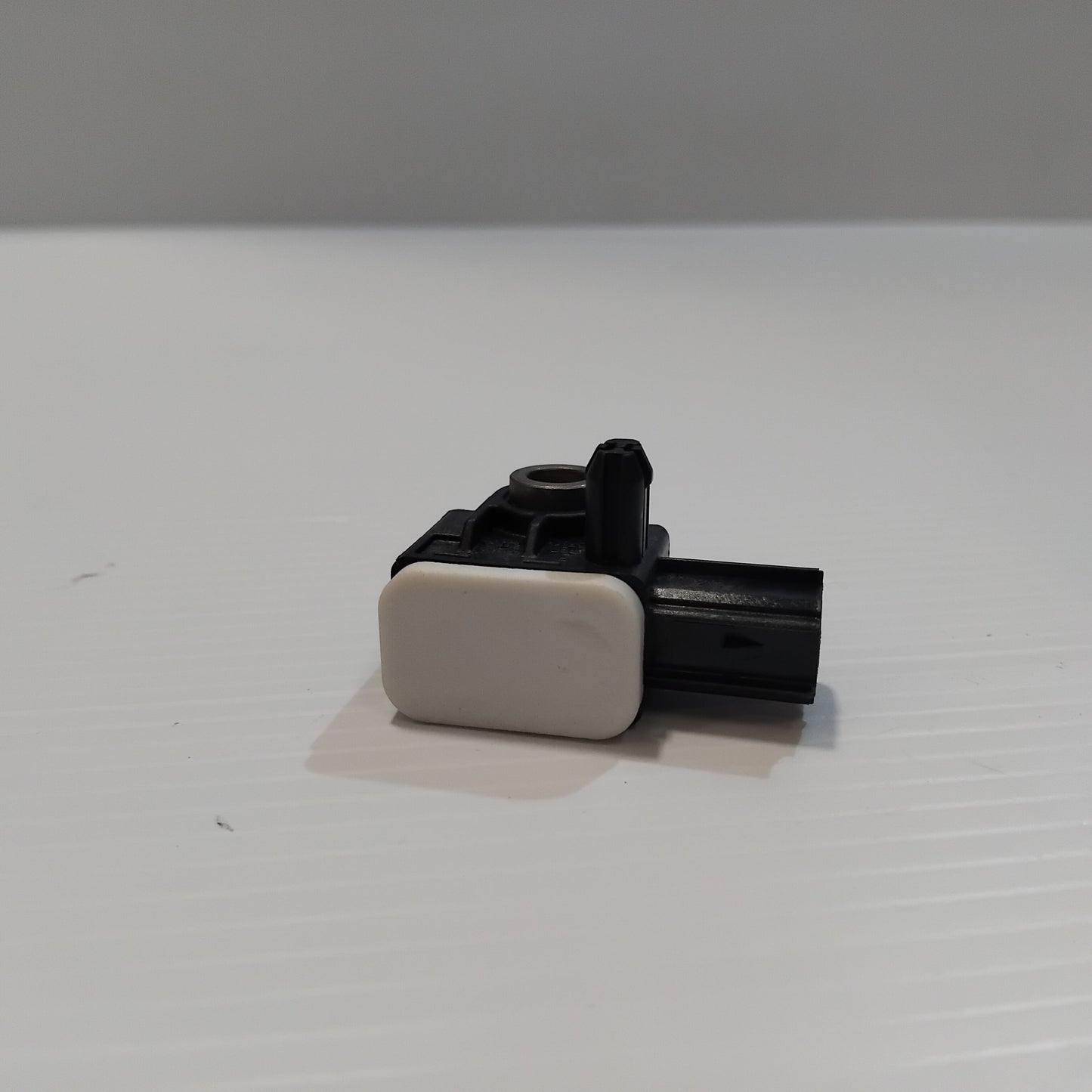 Genuine Volvo Sensor | 31334336