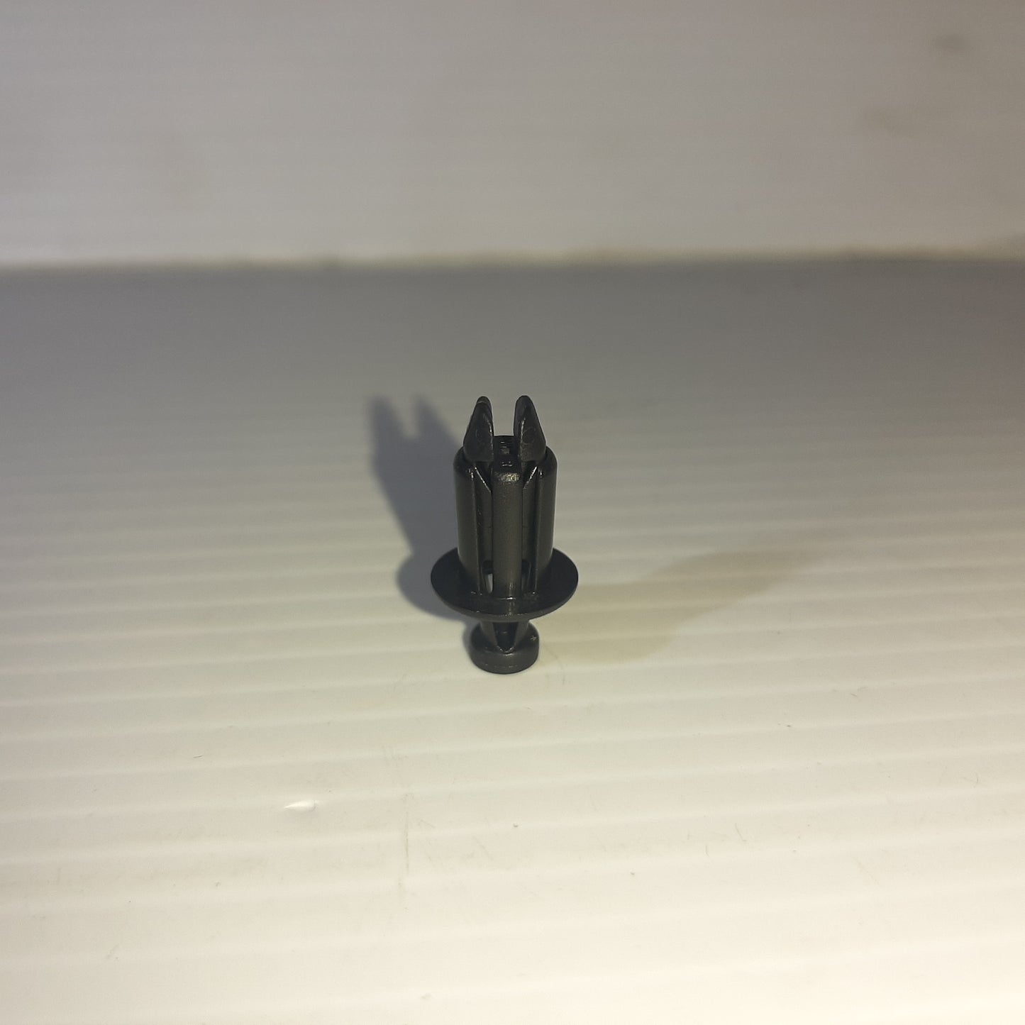 Genuine Ford Fastener | 6738091