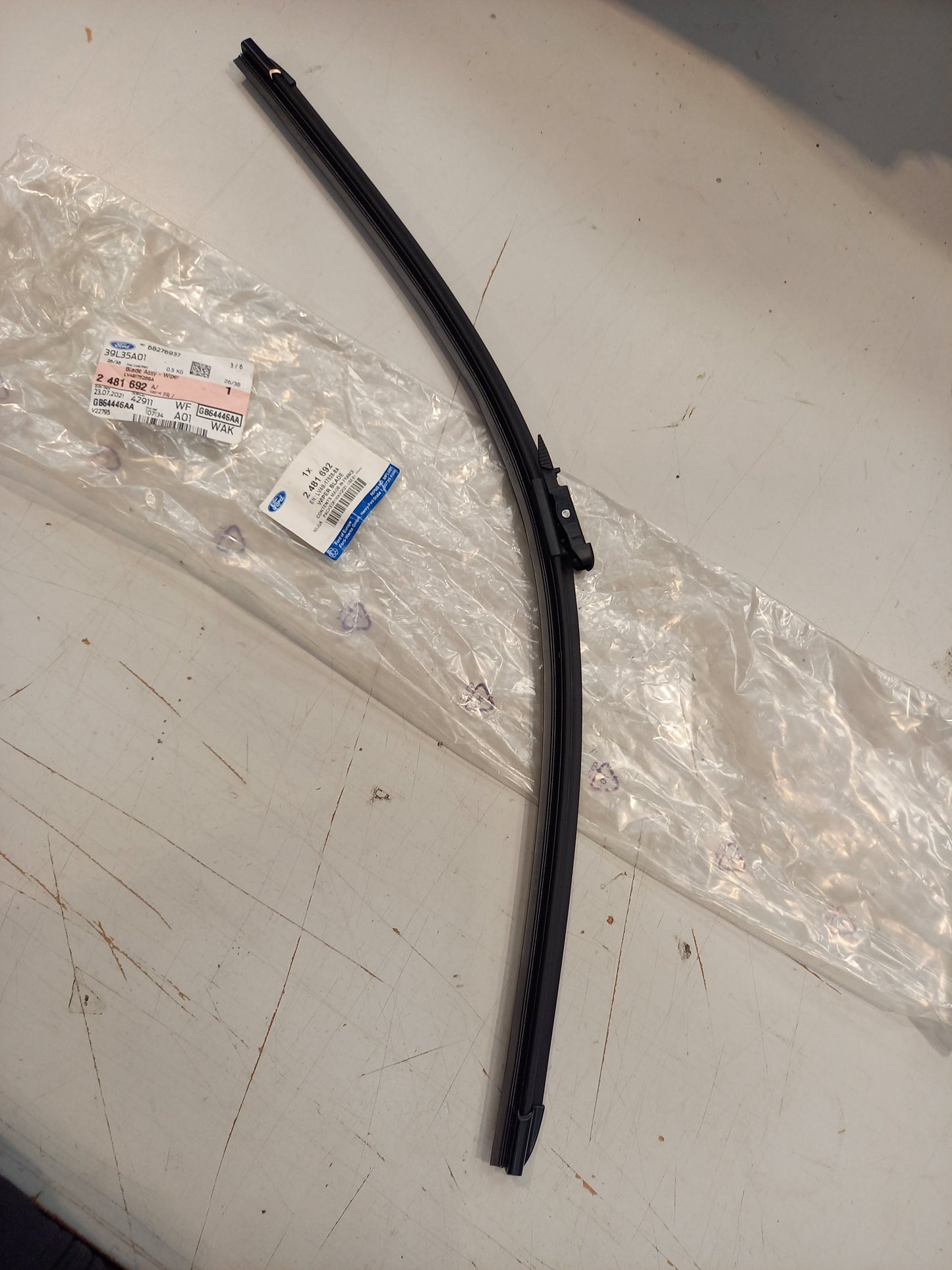 Genuine Ford Blade Assy - Wiper | 2481692