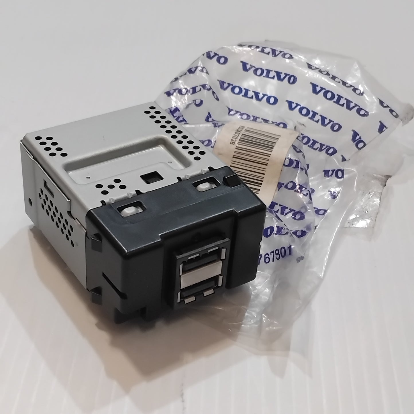 Genuine Volvo Usb Hub | 31407038