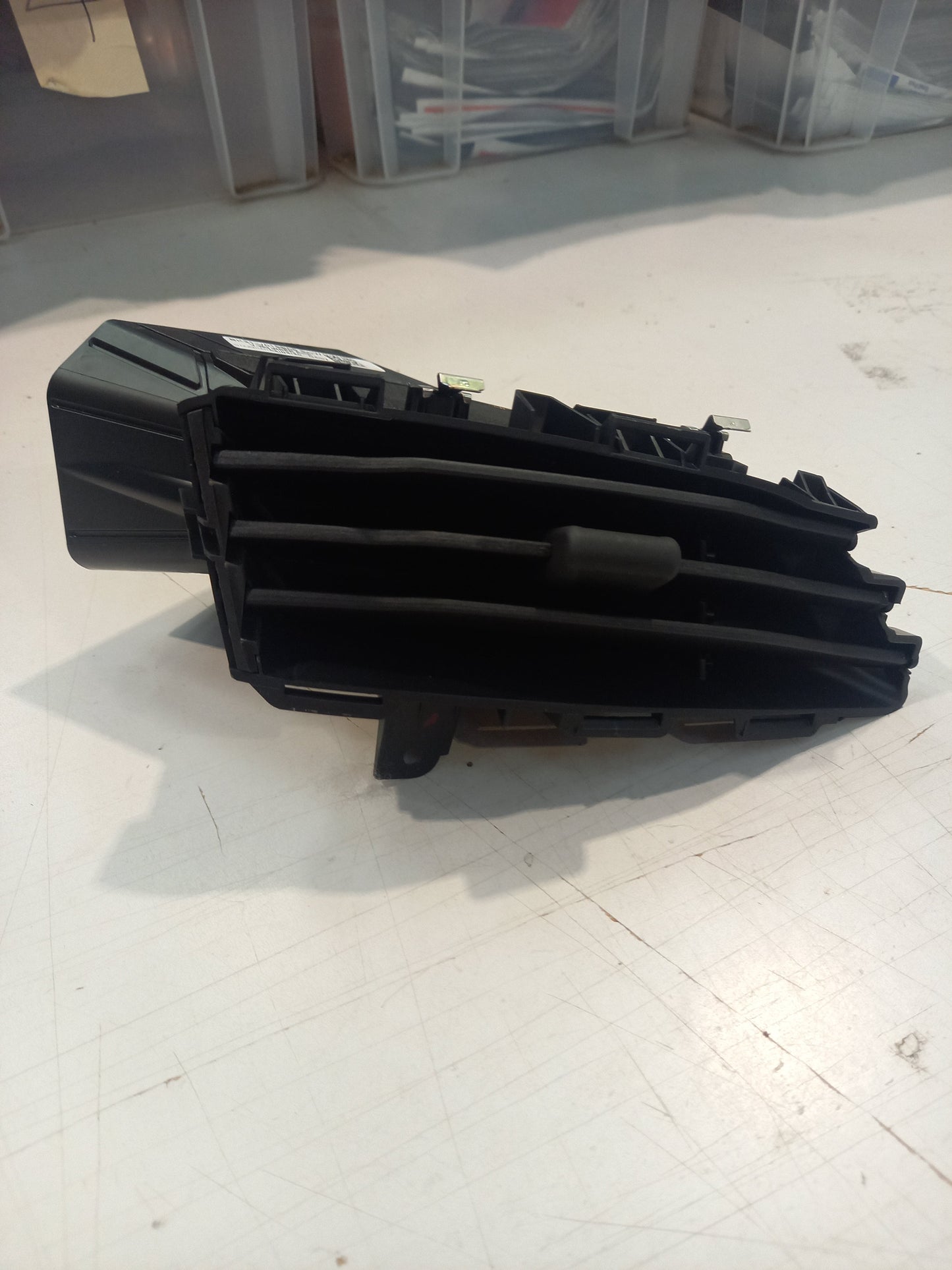 Genuine Ford Louvre Assy - Vent Air | 2375315