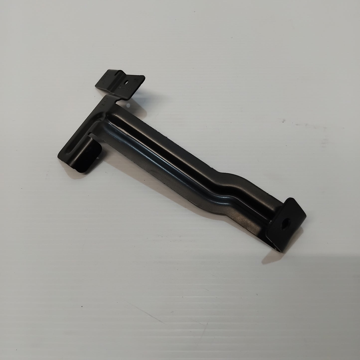 Genuine Rear Right Bumper Bracket - Ford Kuga 2020- | 2491144