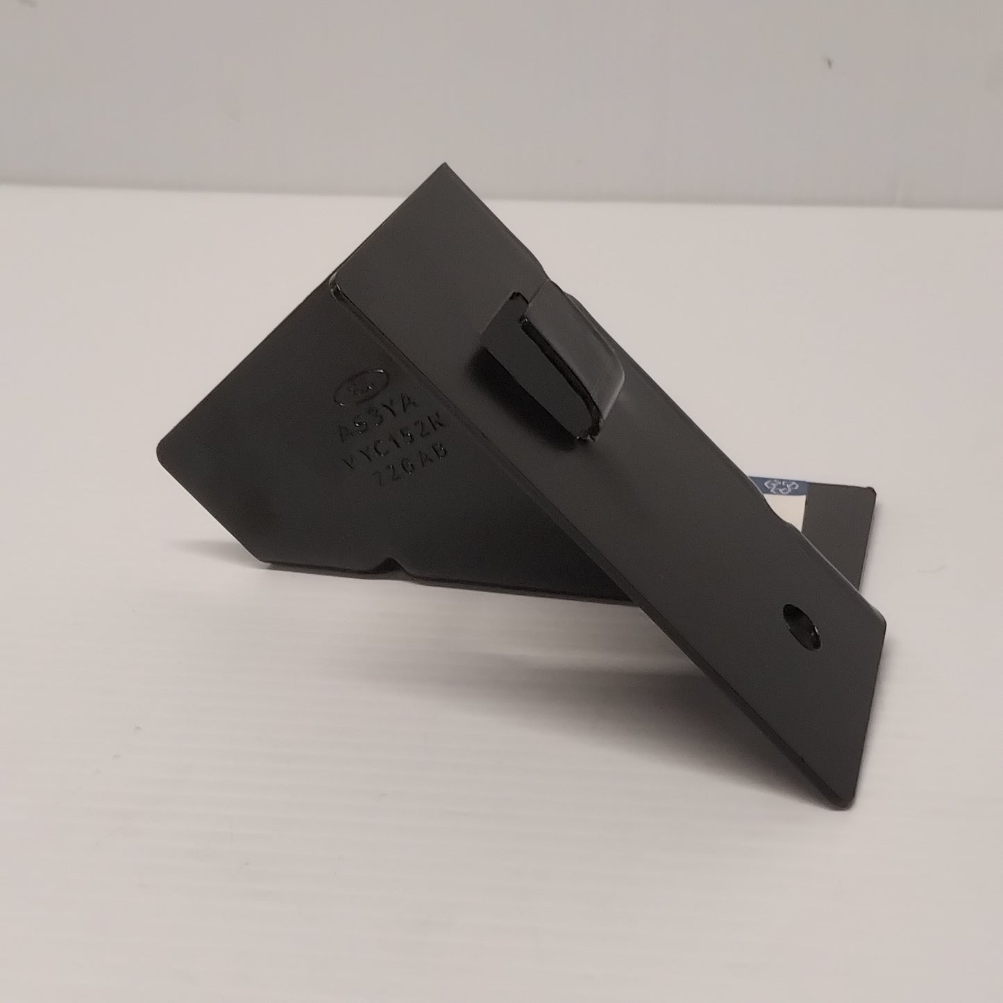 Genuine Hand Brake Cable Support Bracket - Ford Transit 2000-2014 | 1552471