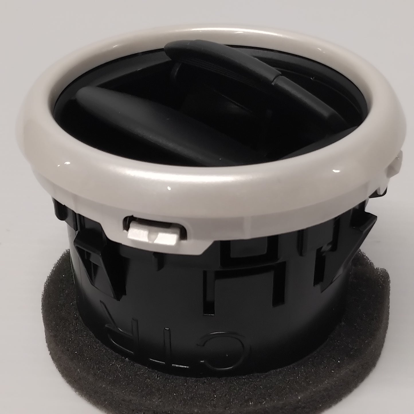 Genuine Interior Louvre Air Vent - Ford KA 2008-2016 | 1742244