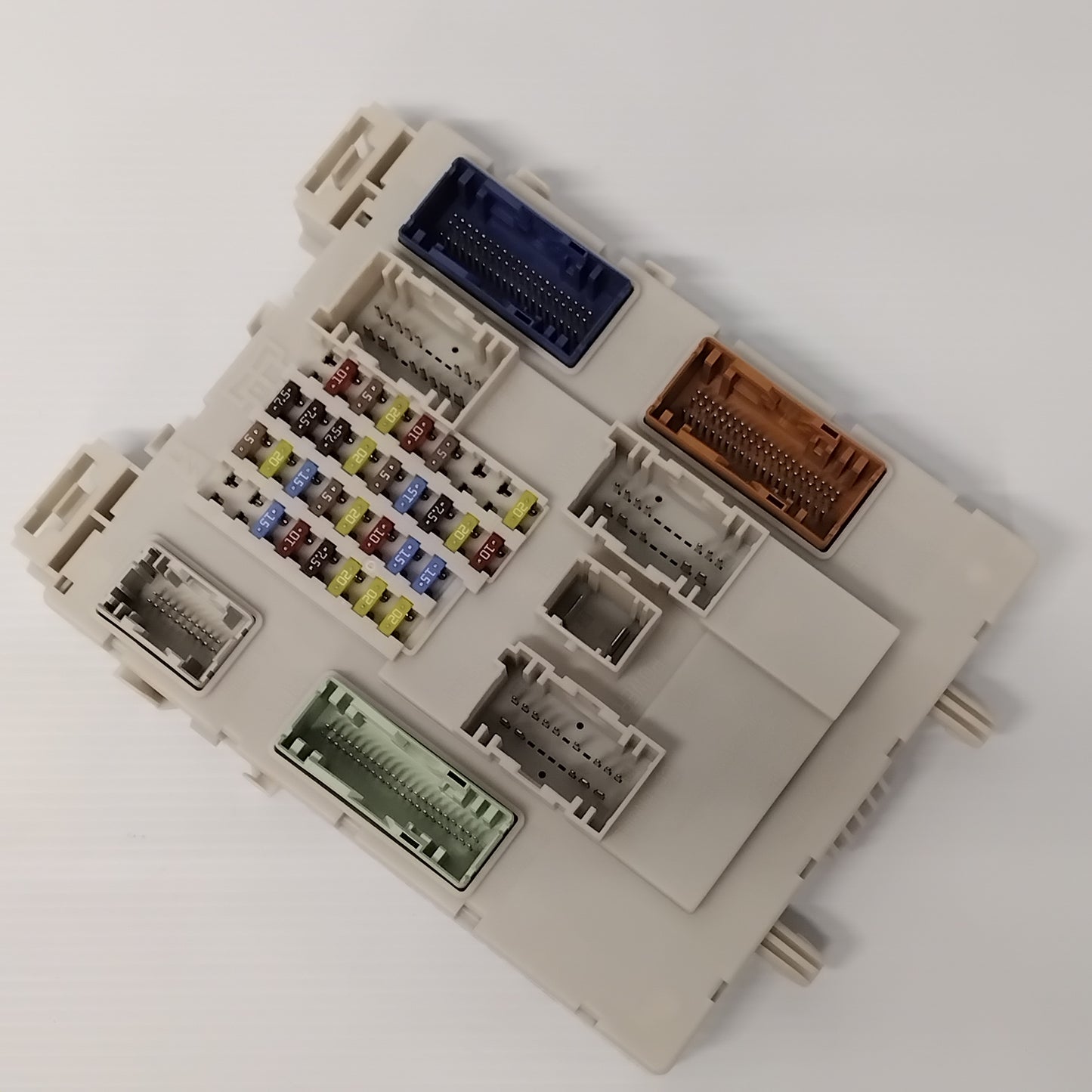 Genuine Fuse Box - Ford Focus / Kuga / Transit | 2506087