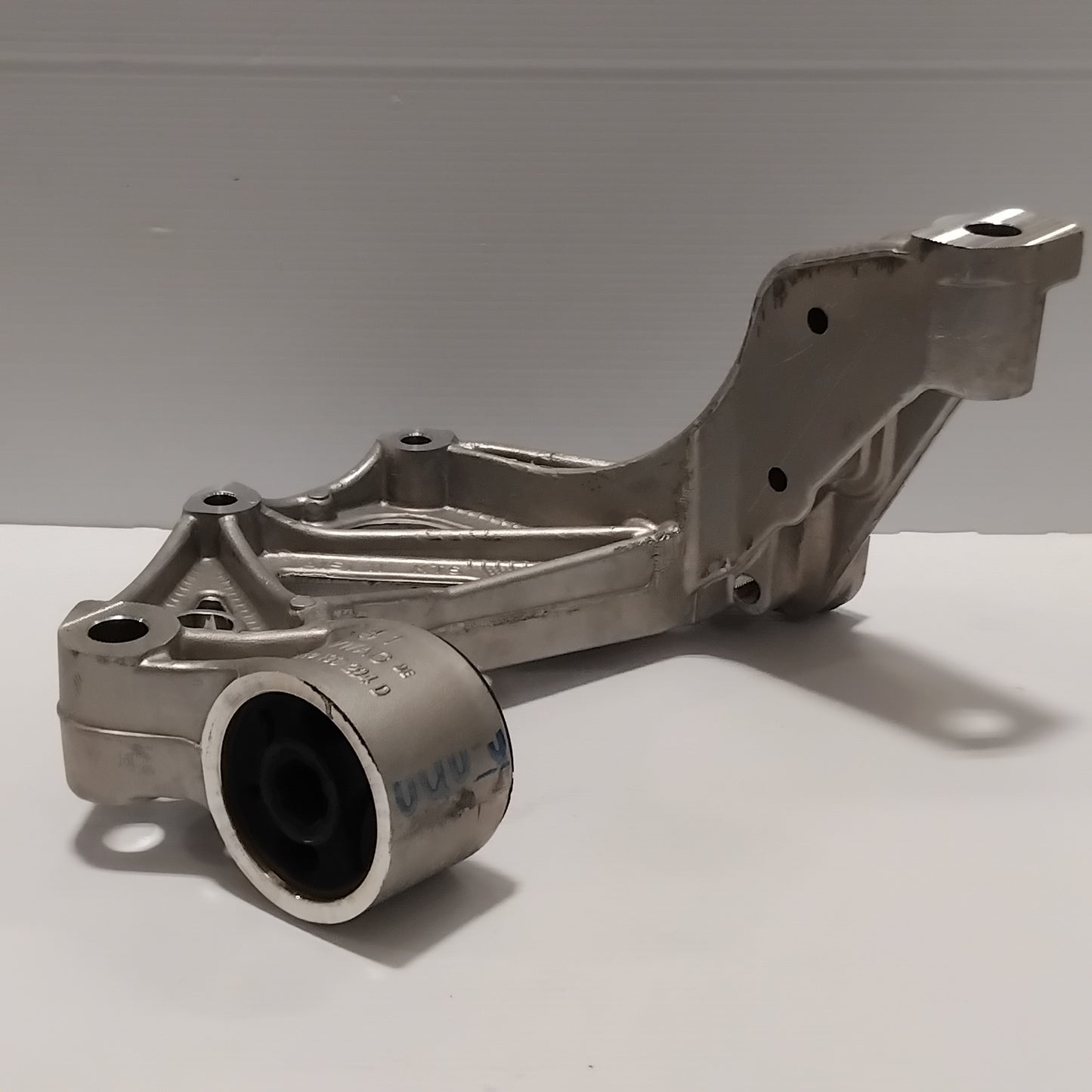 Genuine SEAT Bracket | 6Q0199294J