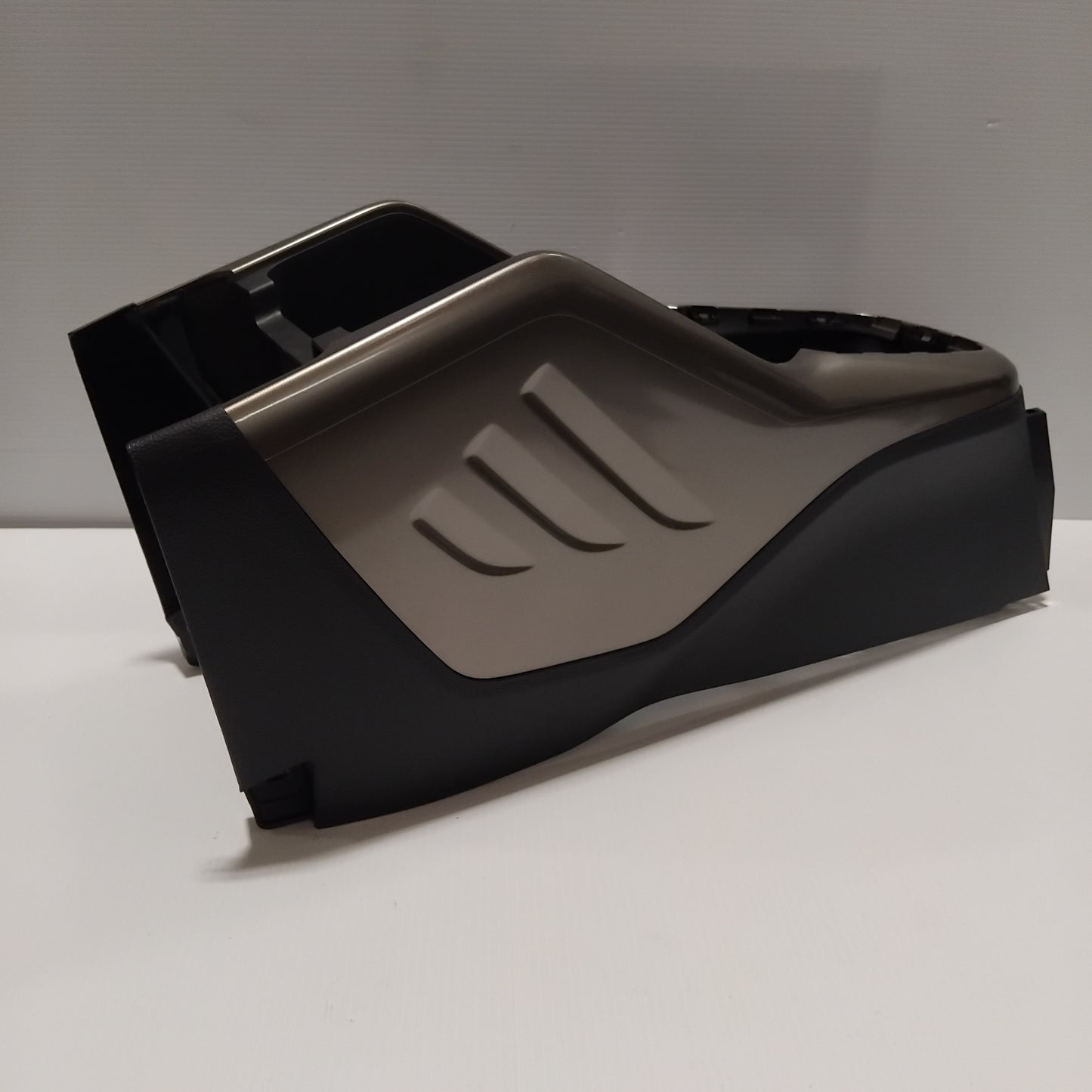 Centre Console Trim - Suzuki Ignis 2017 - Red | 99231-62R00-ZNB