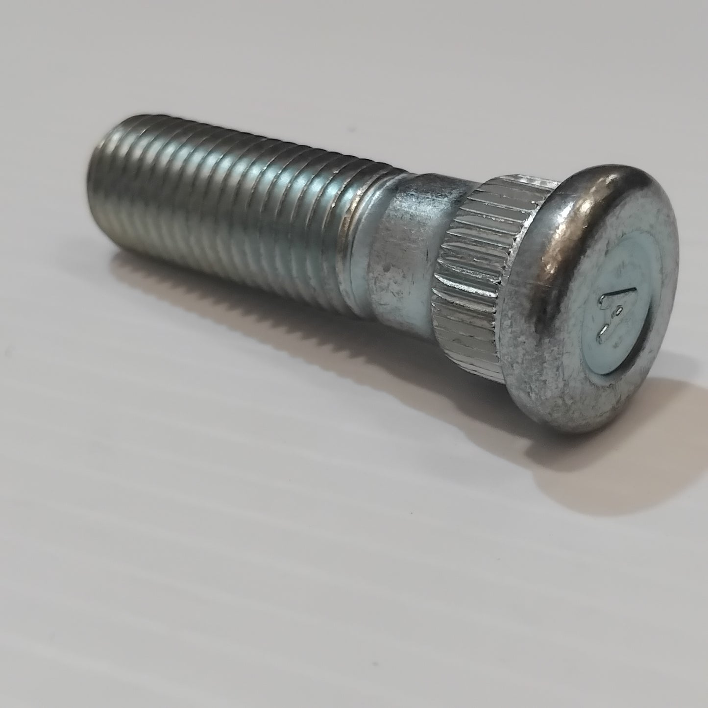 Genuine Mitsubishi Bolt,Rr Wheel Hub | MU159002