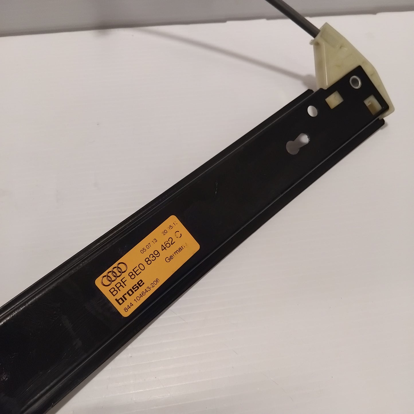 Genuine SEAT Regulator | 8E0839462C