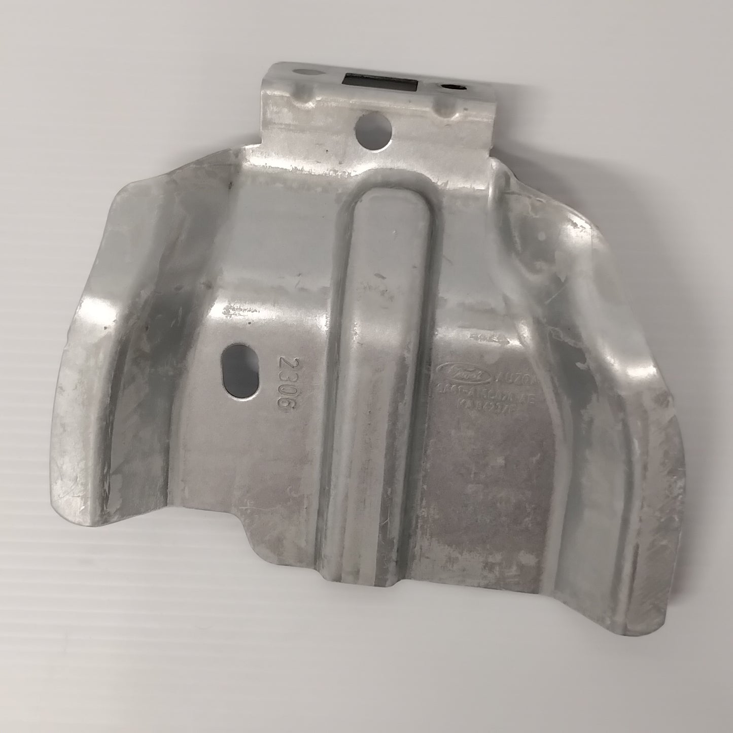 Genuine Front Right Fender Mounting Bracket - Ford Fiesta 2008-2012 | 1565042