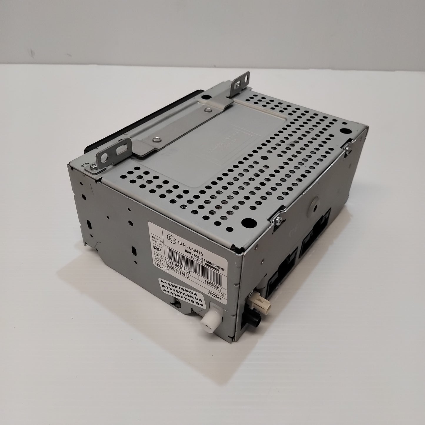 Genuine Ford Radio With Cd Player | 2225954