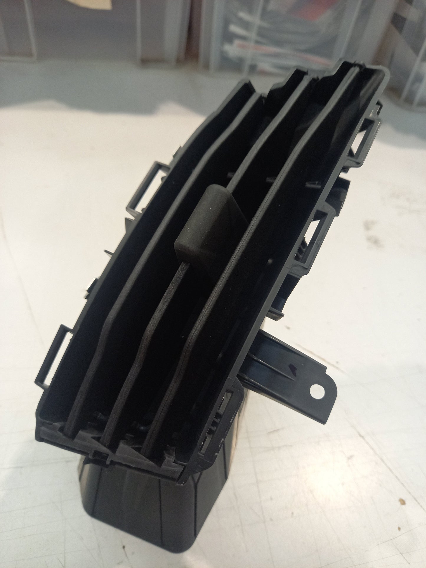 Genuine Ford Louvre Assy - Vent Air | 2375315