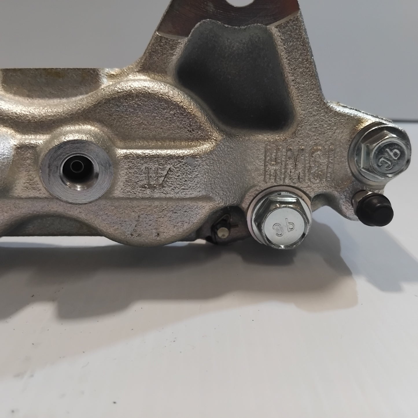 Genuine Front Disc Brake Cylinder - Toyota | 47730-60261